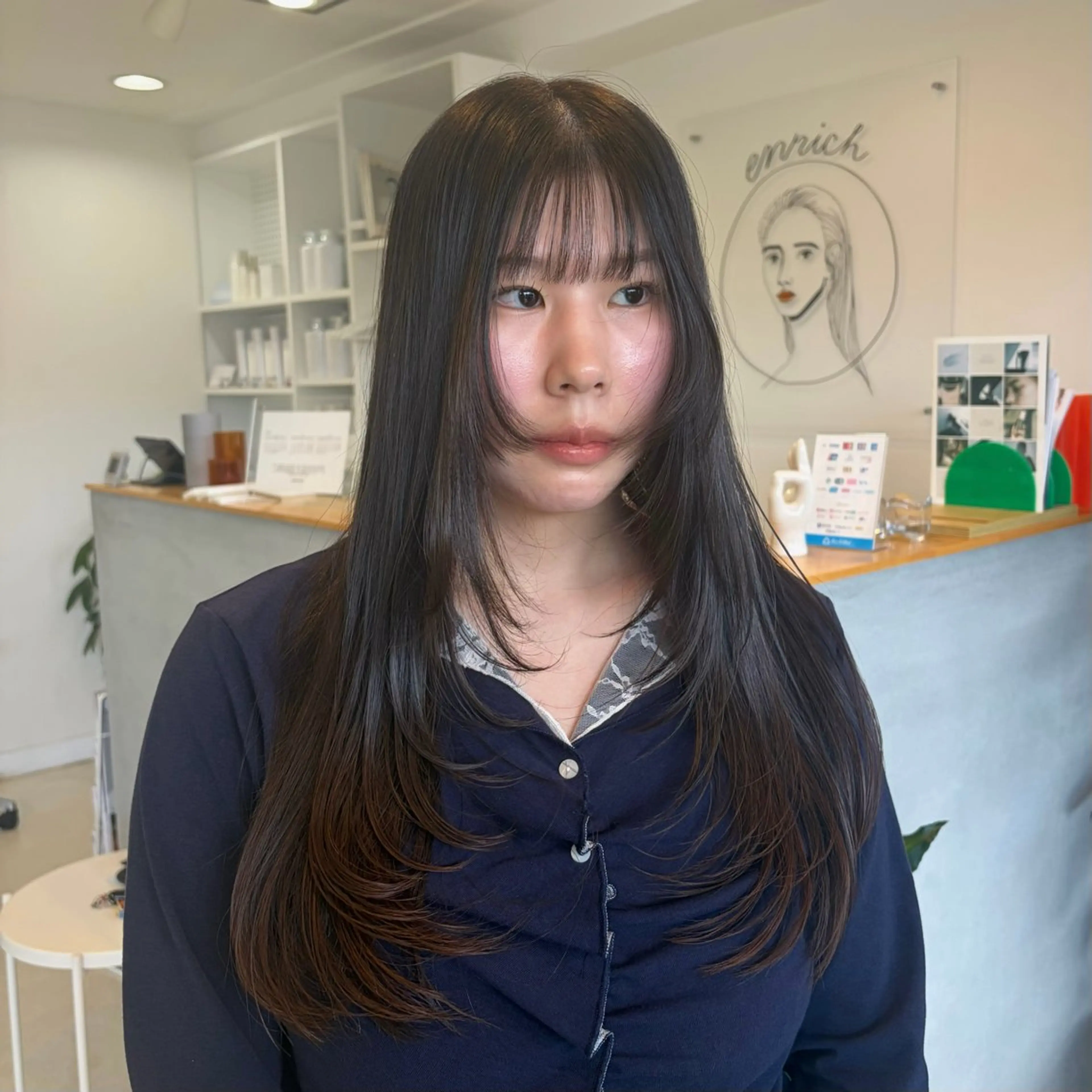 ロング 顔周りカット ハイレイヤー レイヤーカット カット ヘアカラー トリートメント enrich / キタガワ カノンのヘアスタイル