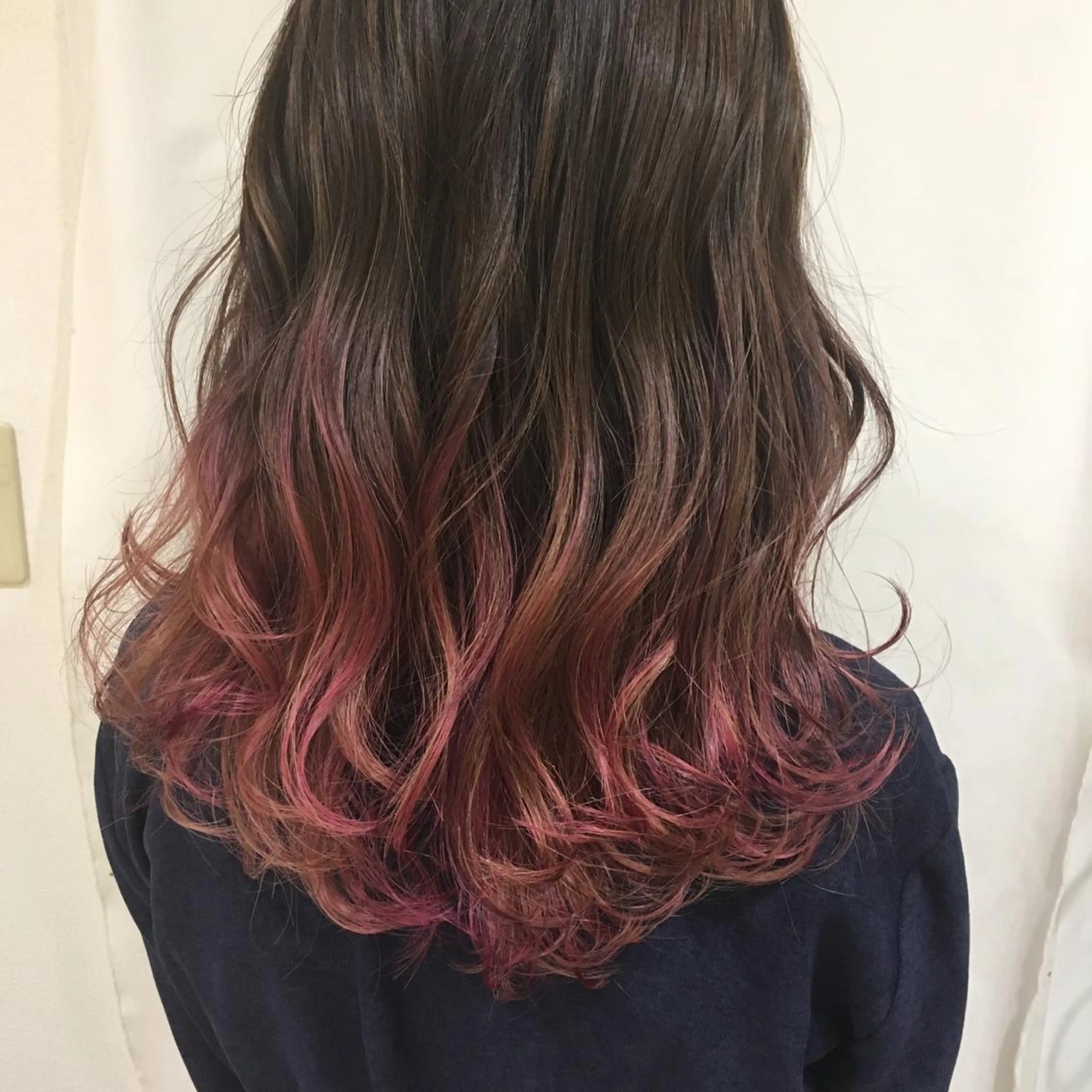 ミディアム カラー ヘアアレンジ ハイライトカラー ユニコーンカラー ハイライト きむえり/髪質改善 /うねり広がり改善のヘアスタイル