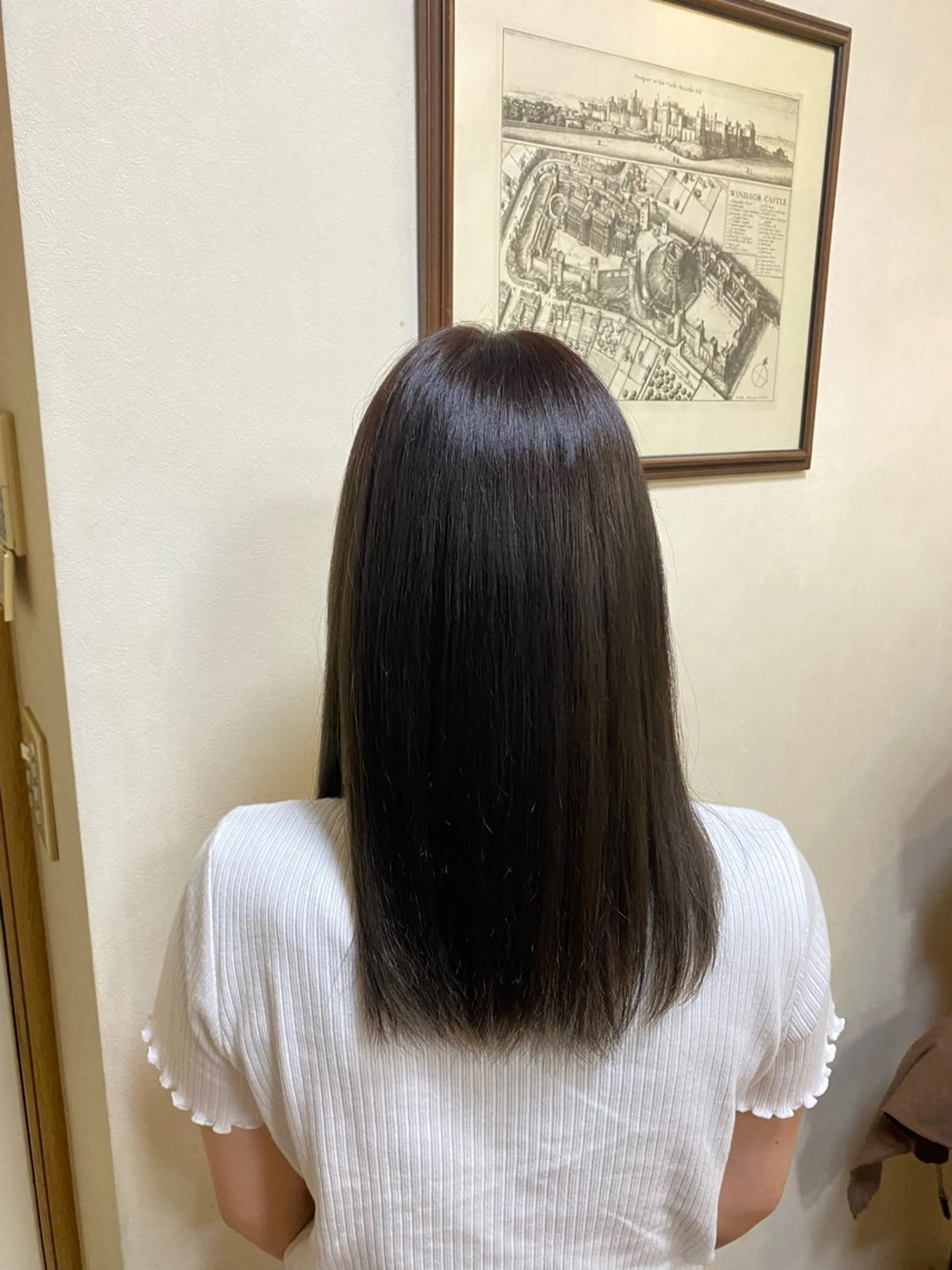 セミロング ヘアカラー 肥田 夕蘭のヘアスタイル