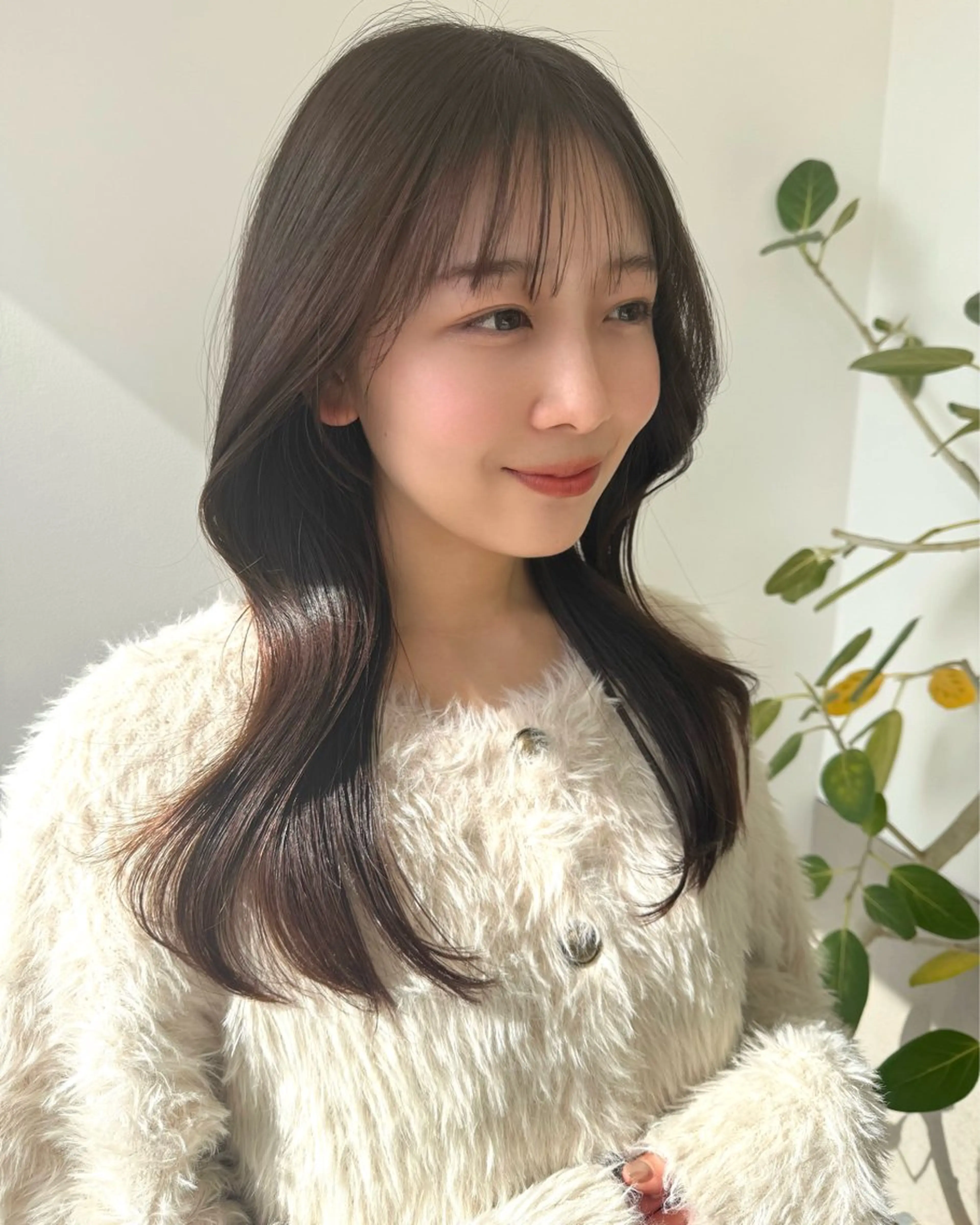 ロング くびれヘア レイヤーカット 早田 華のヘアスタイル