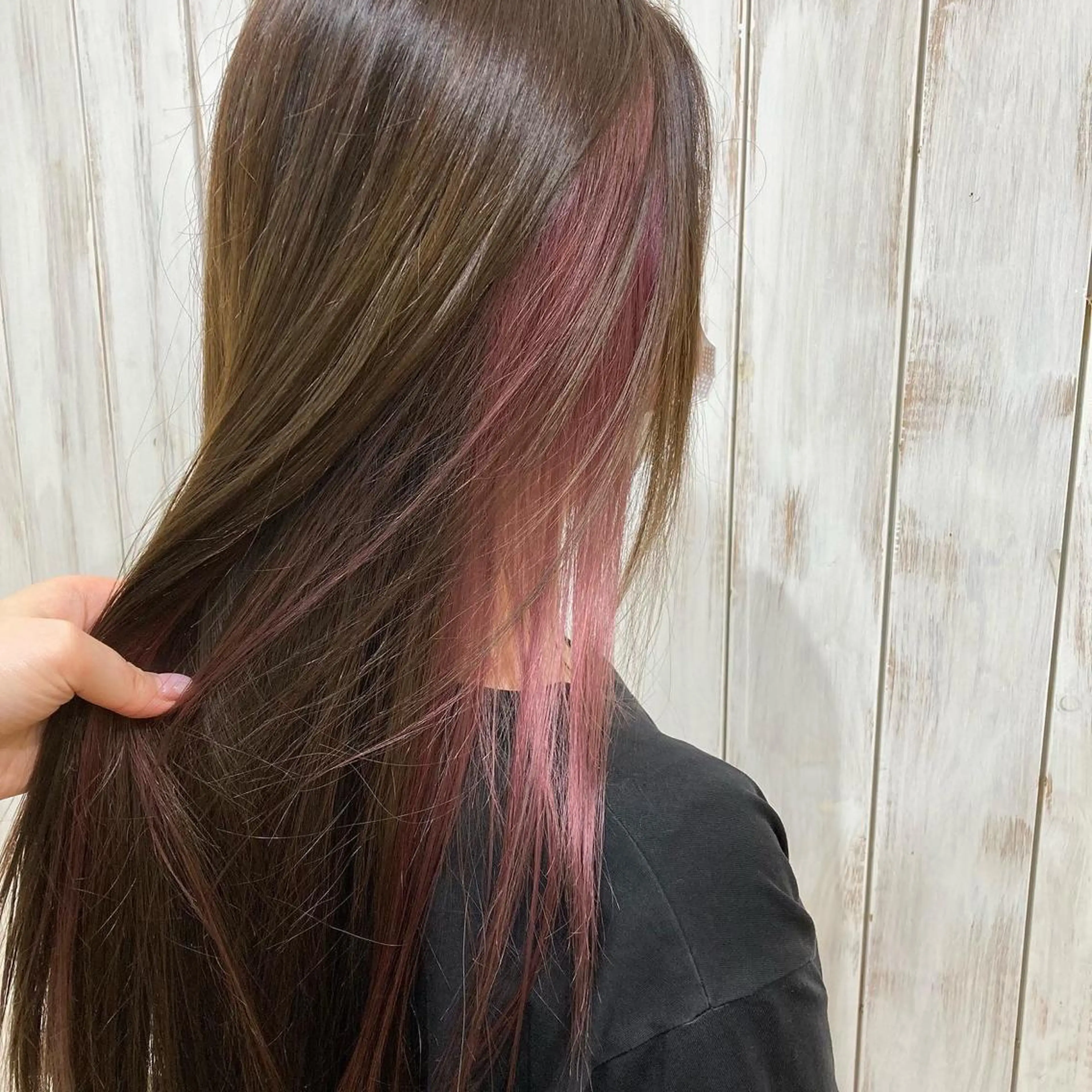 ロング カラー イヤリングカラー ピンクカラー 片柳 美友季のヘアスタイル