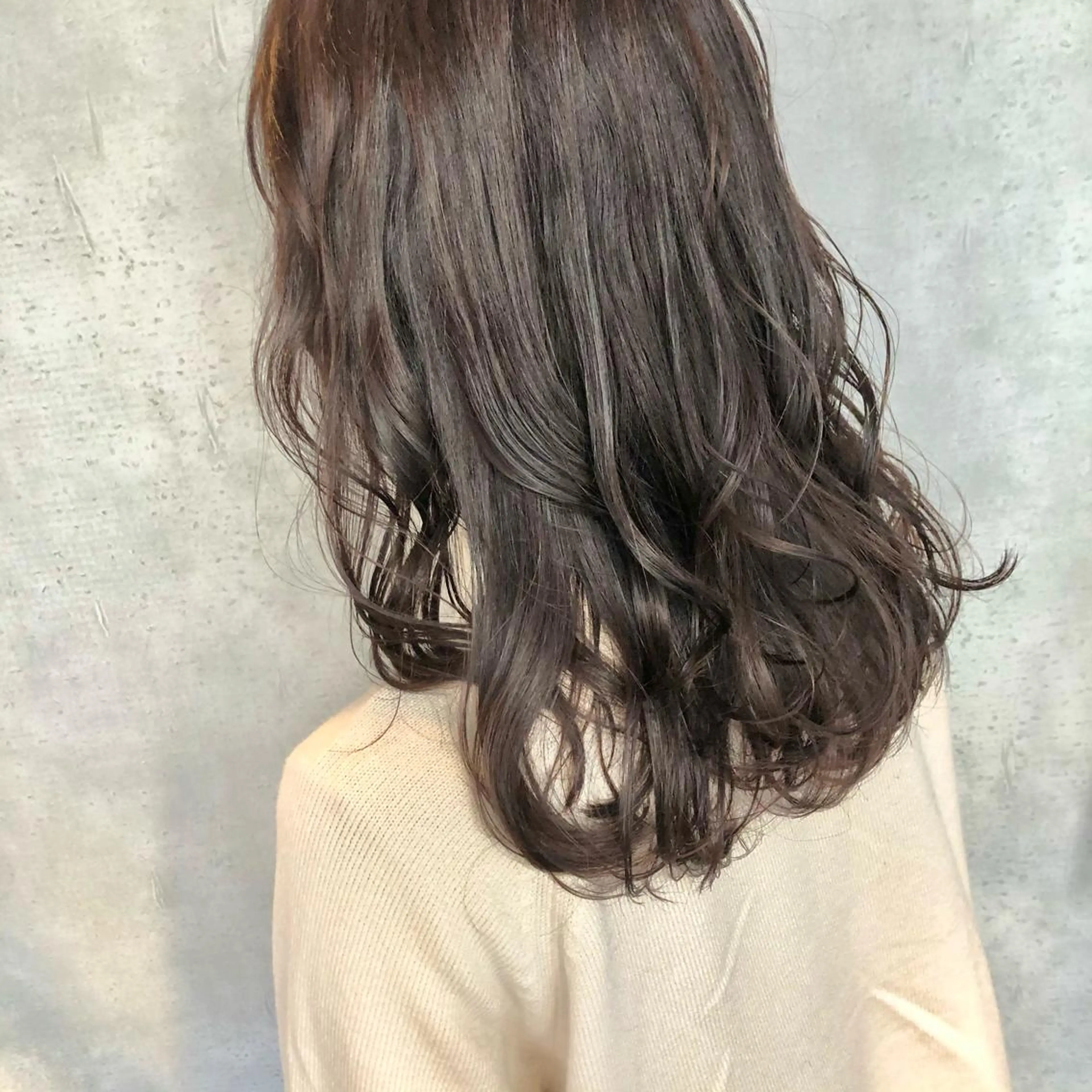 セミロング カラー シェアハピ ヤマモトのヘアスタイル