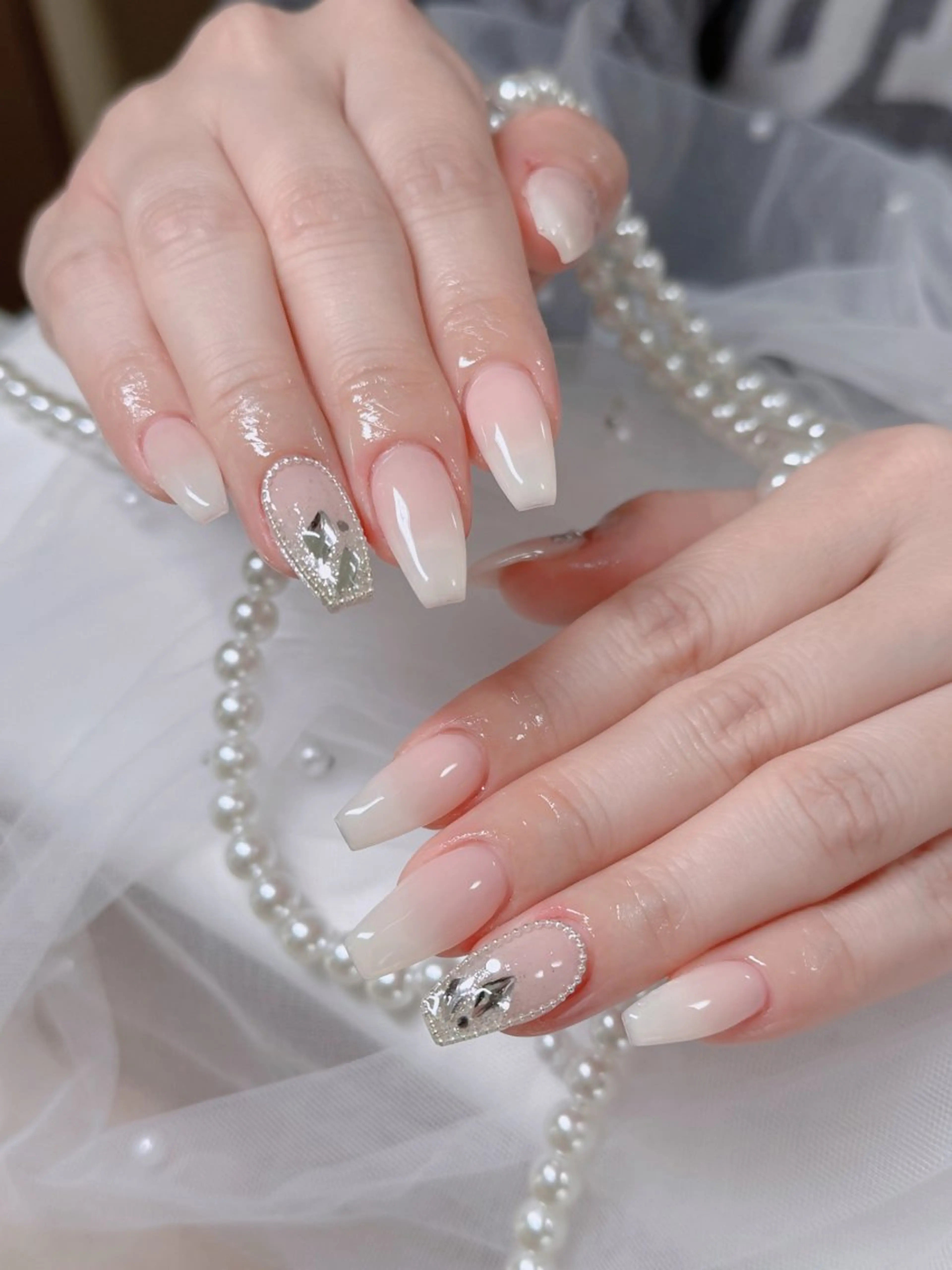 ネイル オーロラネイル フレンチネイル ジェルネイル ハロウィン キラキラネイル H.baby Nail Salonのネイルデザイン