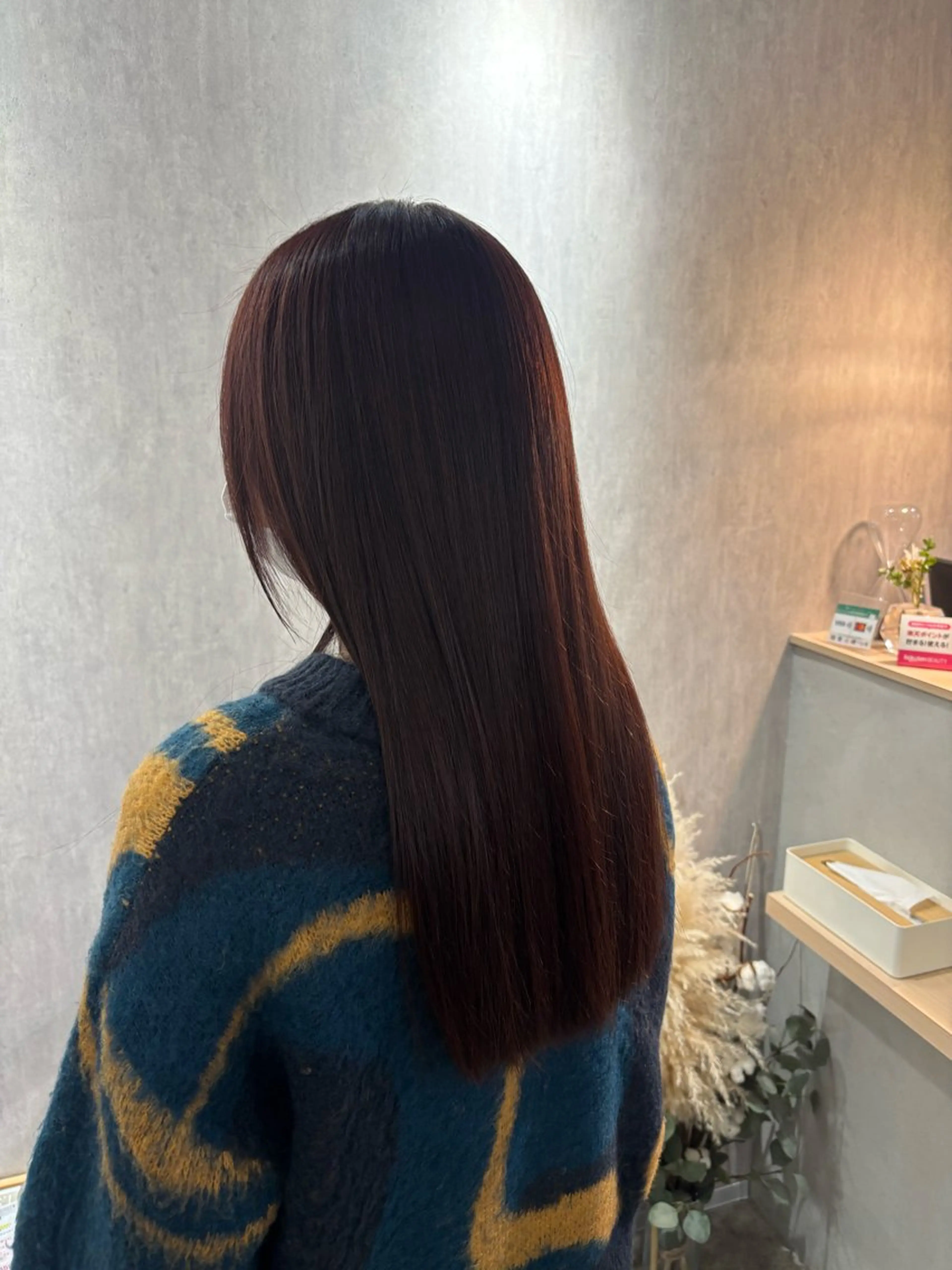 ロング ピンクブラウン カット ヘアカラー 石原 望来のヘアスタイル