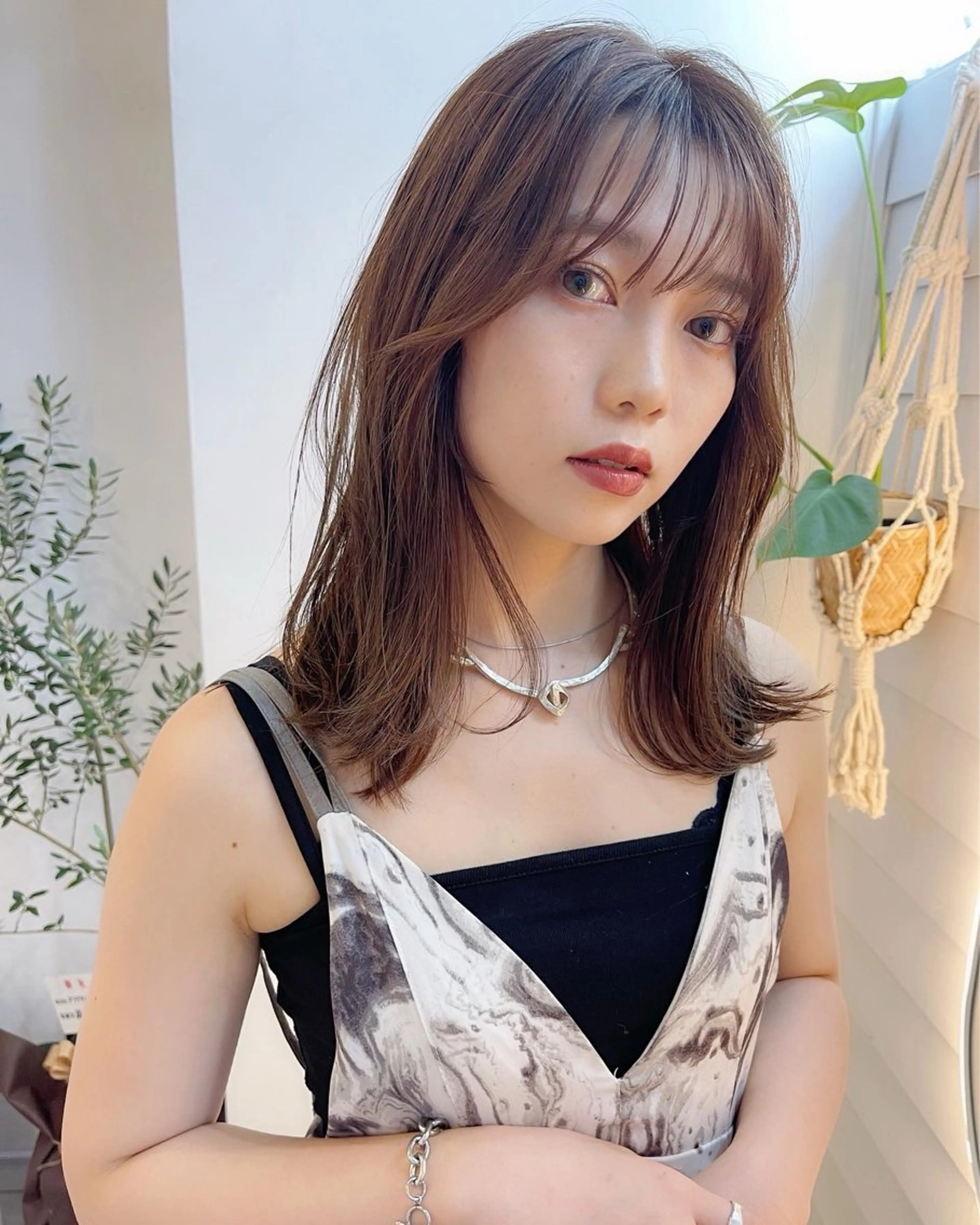 ミディアム カラー ミディアムレイヤー レイヤーカット カット ヘアカラー トリートメント AiM 大名　似合わせカットのヘアスタイル