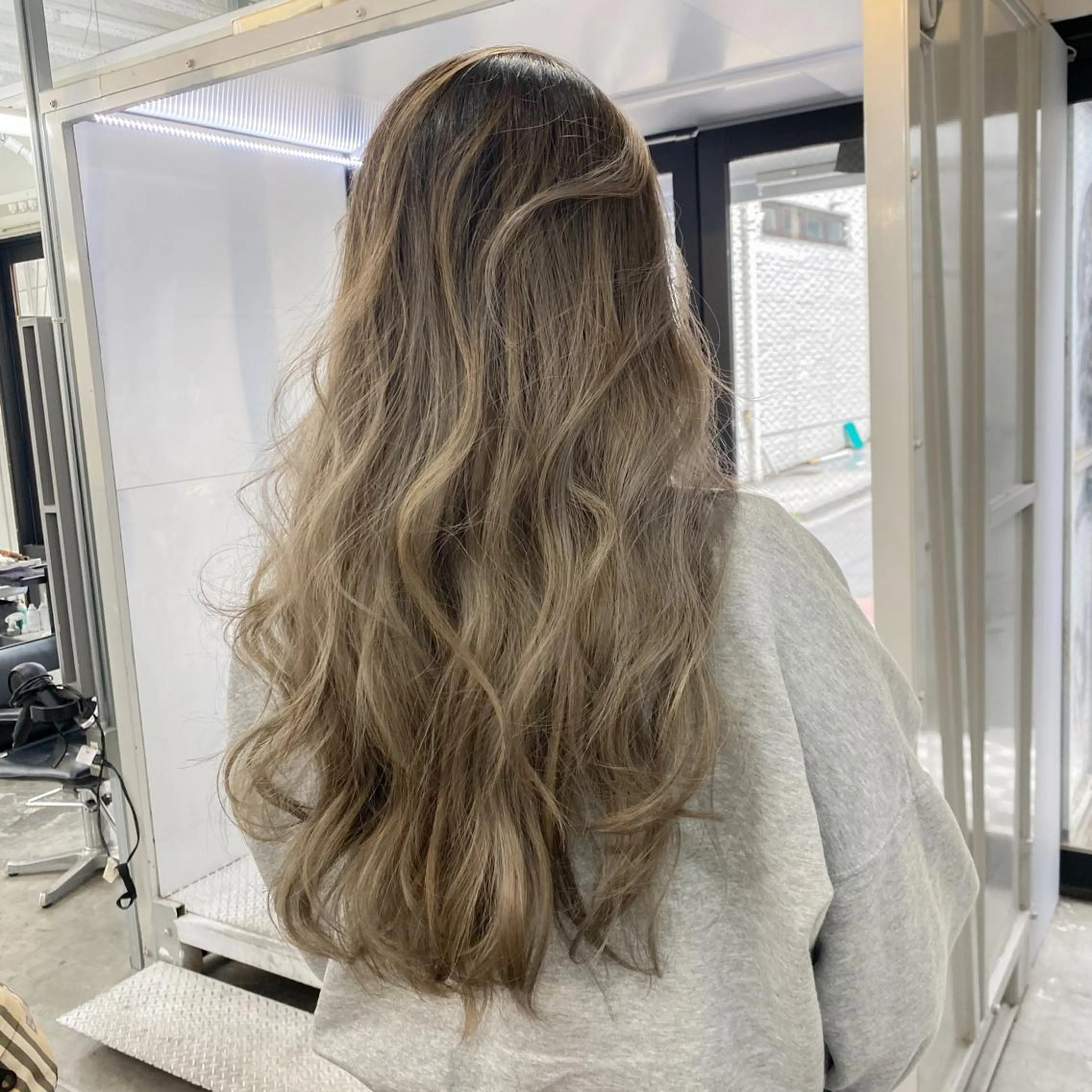 セミロング カラー カット ヘアカラー トリートメント 海外デザイン🇺🇸 石渡諒太のヘアスタイル