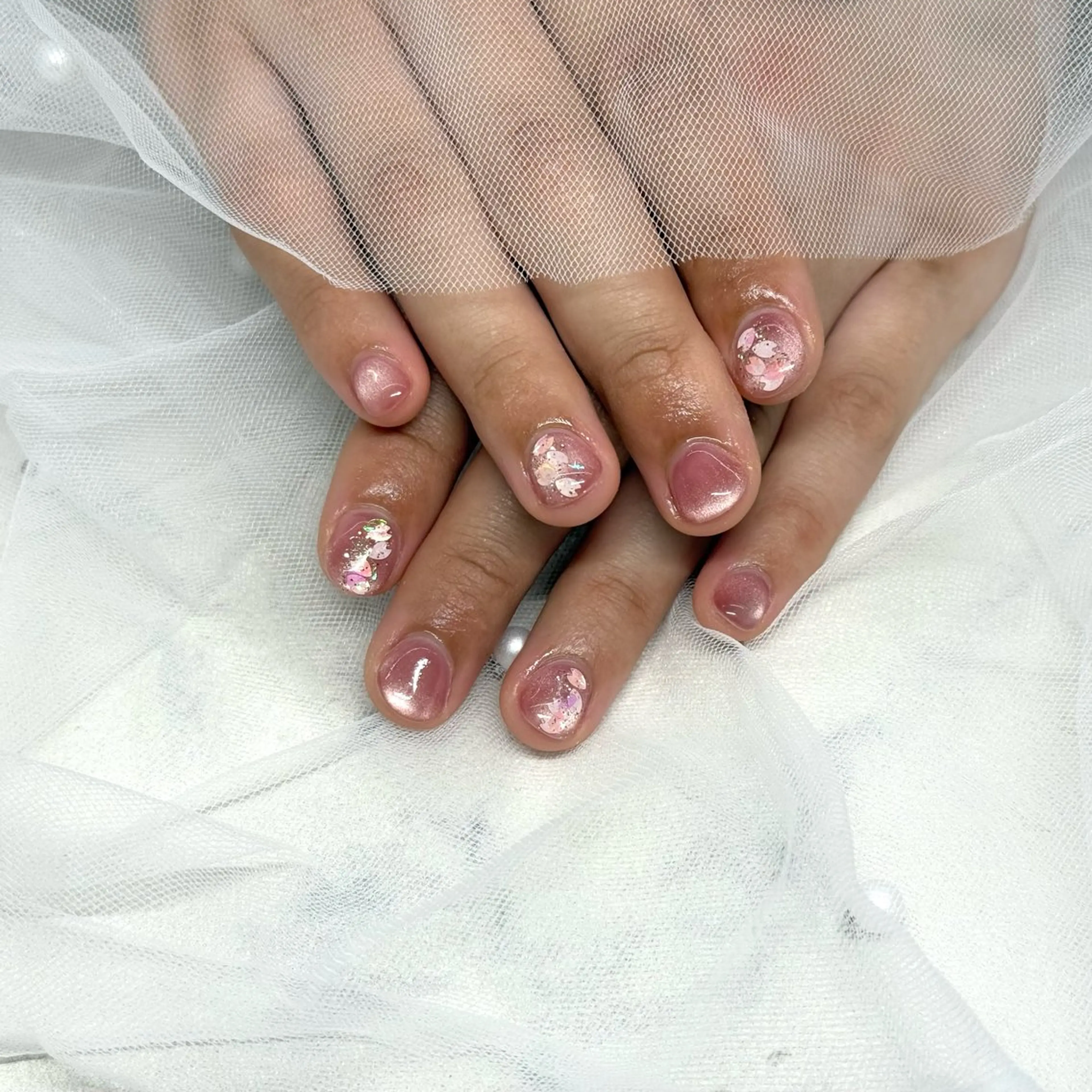 ネイル マグネットネイル ピンク 春ネイル salone Regina 【サローネ　レジーナ】所属・Regina Marinaのネイルデザイン