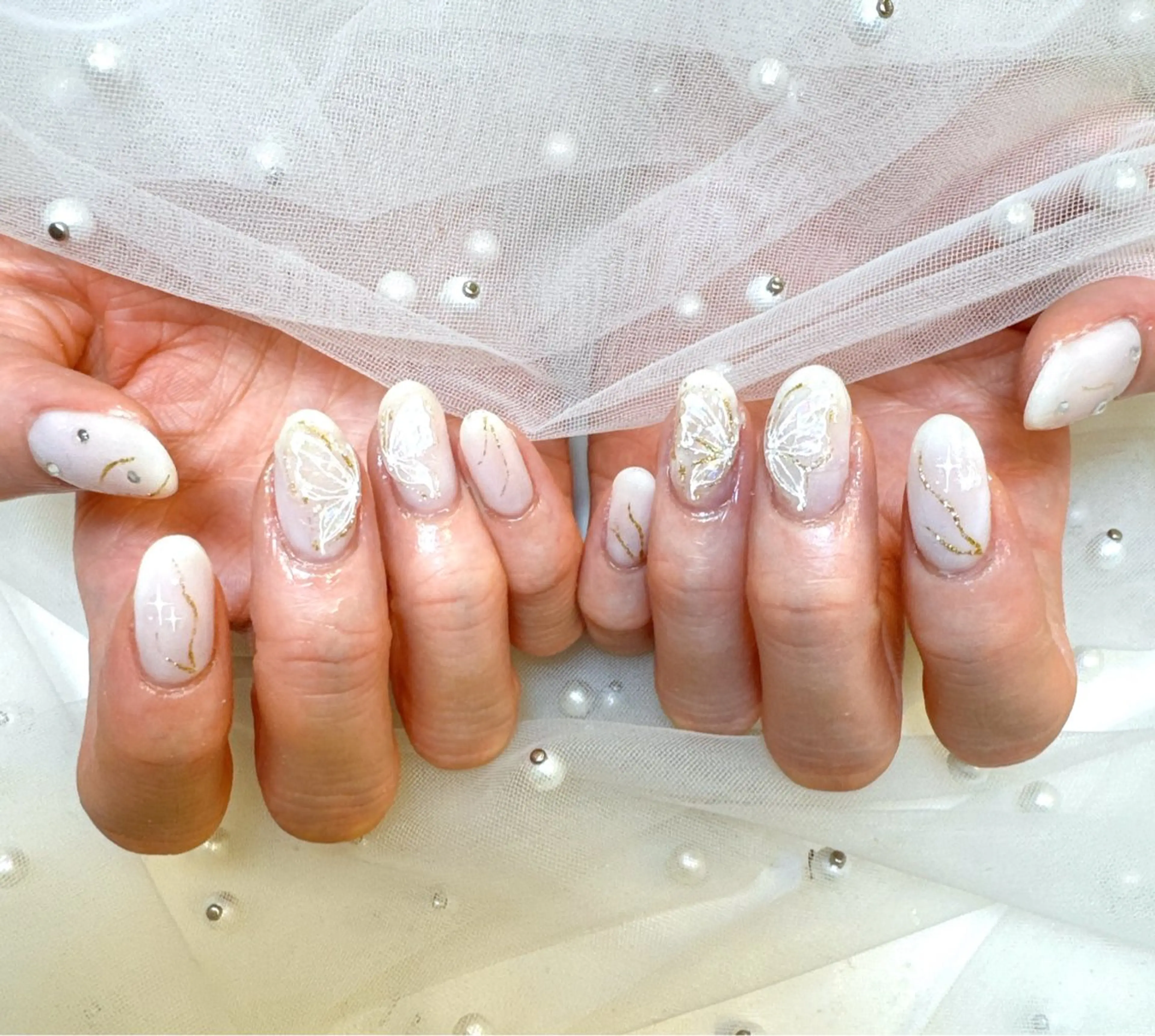 ネイル 成人式 フレンチネイル ジェルネイル ガラスフレンチ キラキラネイル ハンドネイル Queeens nailのネイルデザイン