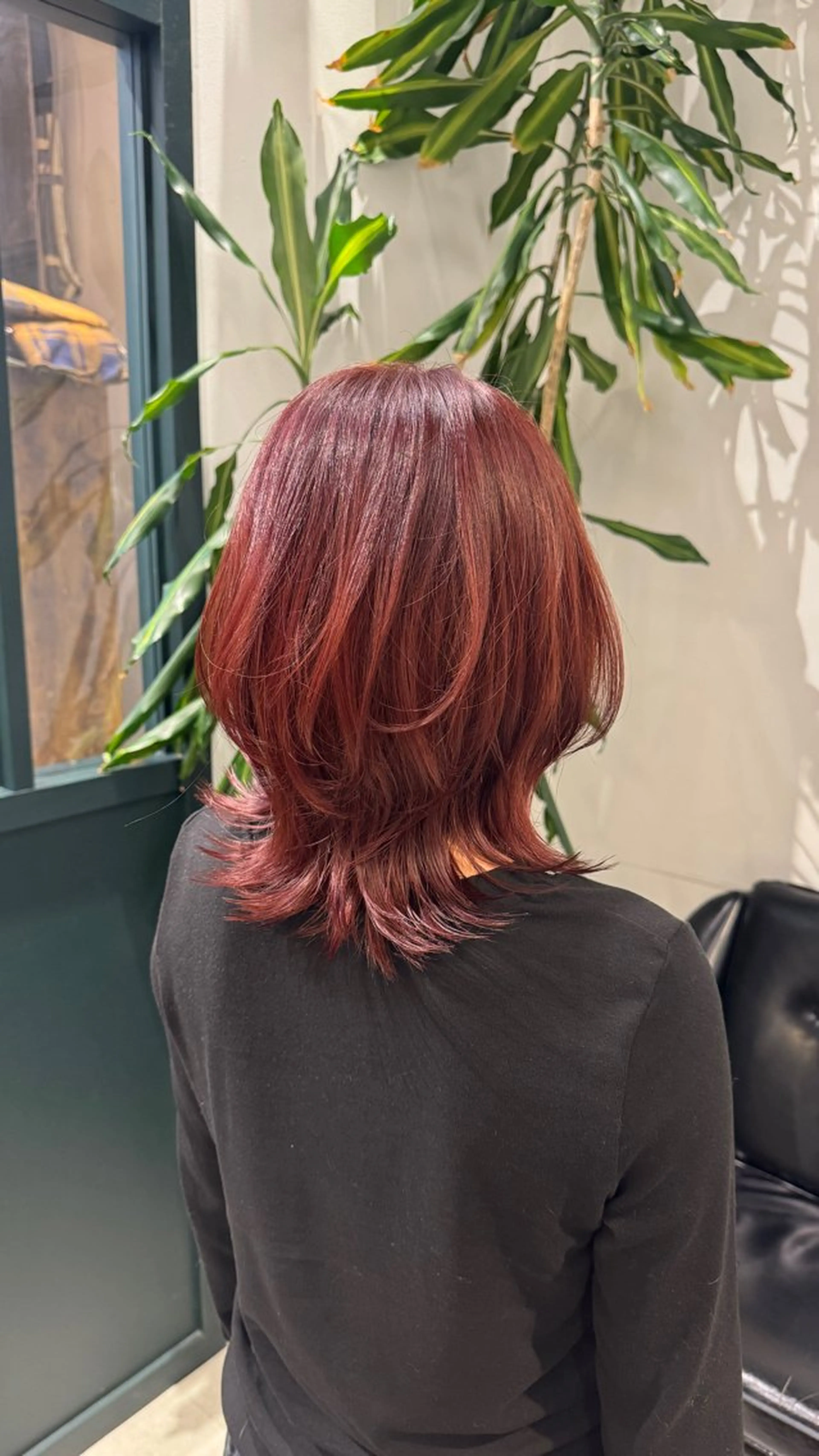 ミディアム レイヤーカット 黒岩 珠奈のヘアスタイル