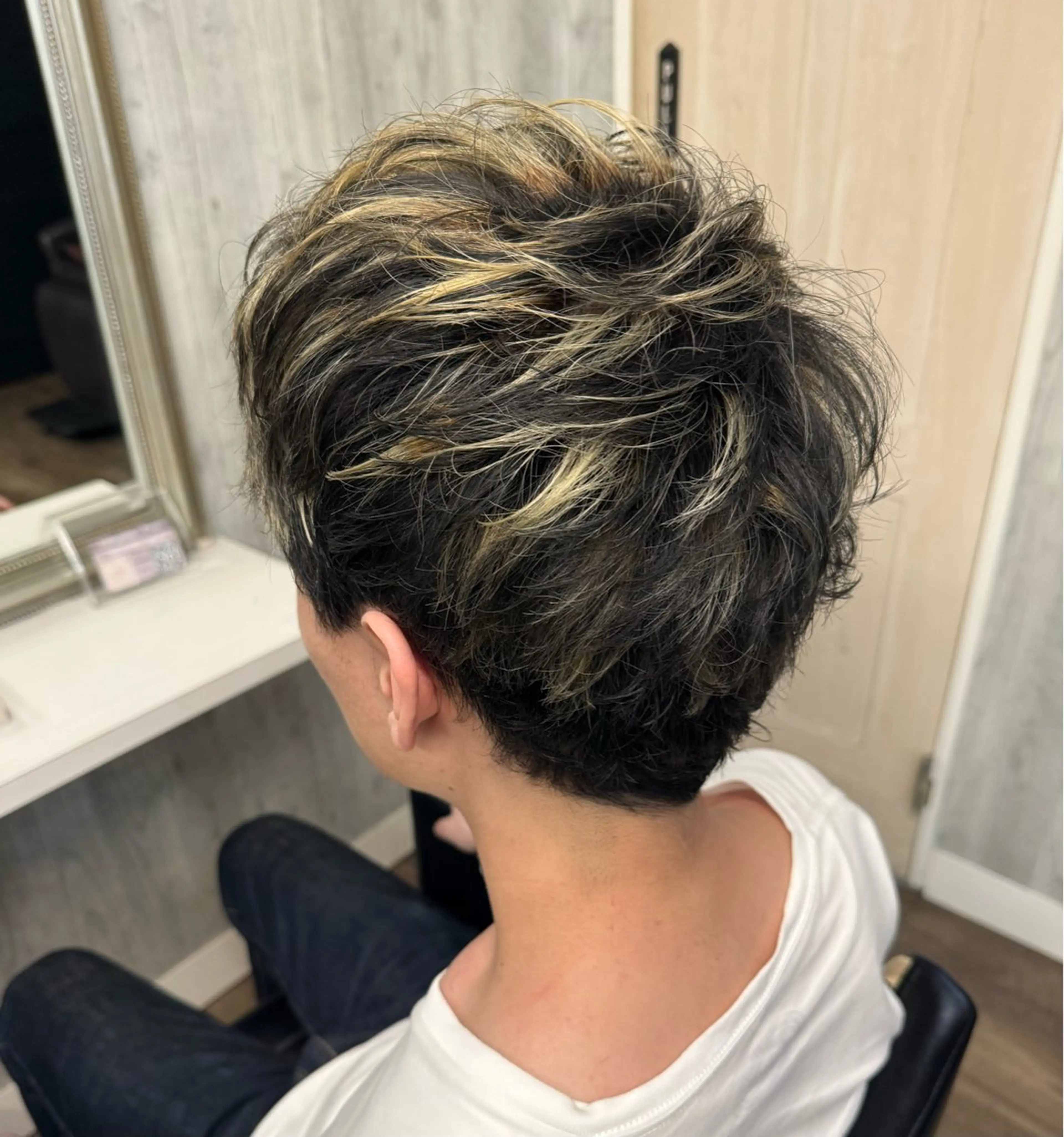 【男性限定】ブリーチ&カラー&トリートメント(メンズカット＋3000円)の写真