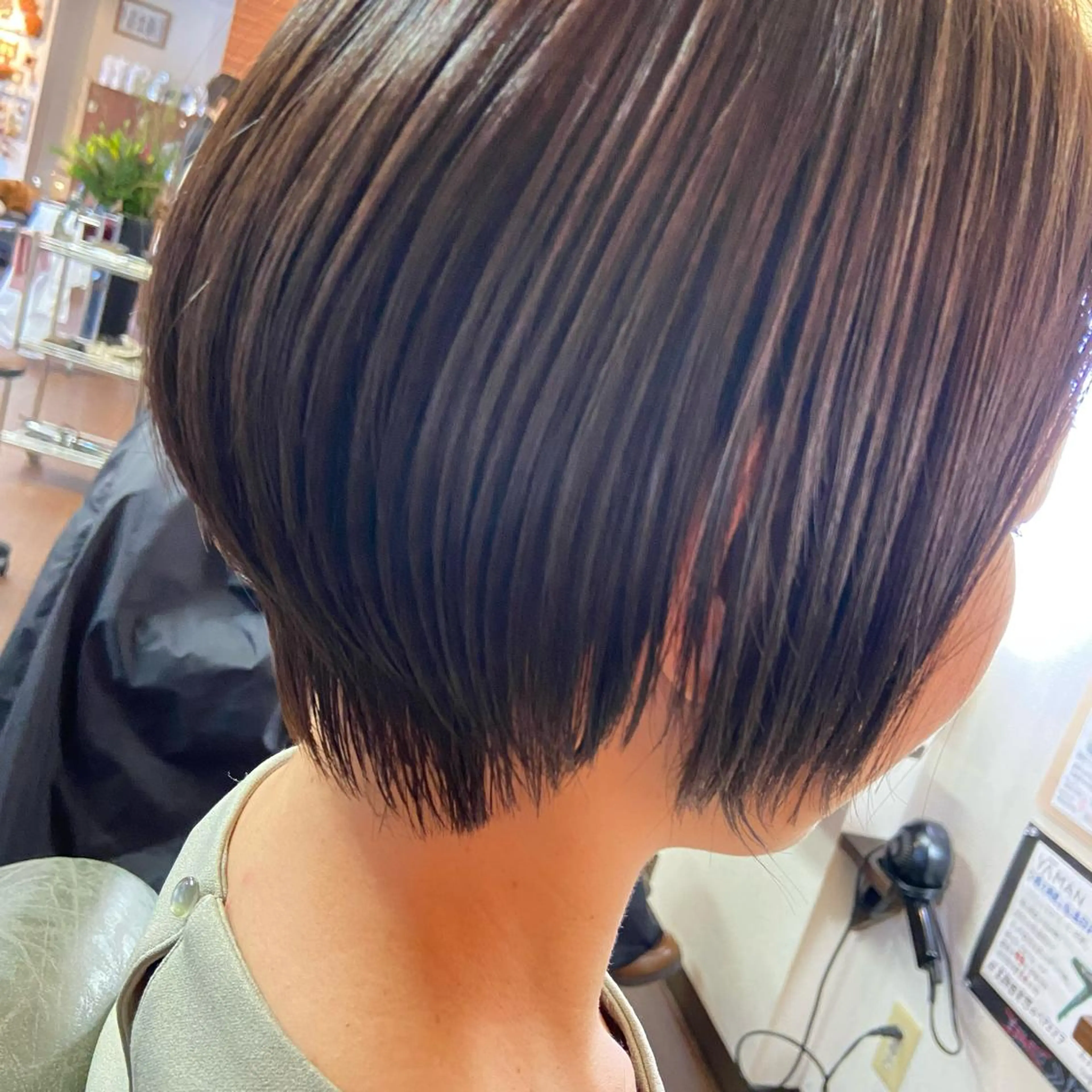 ショート カラー くびれヘア ショートヘア カット ヘアカラー 大人女性の艶カット カラー/菊池柊真🌟のヘアスタイル