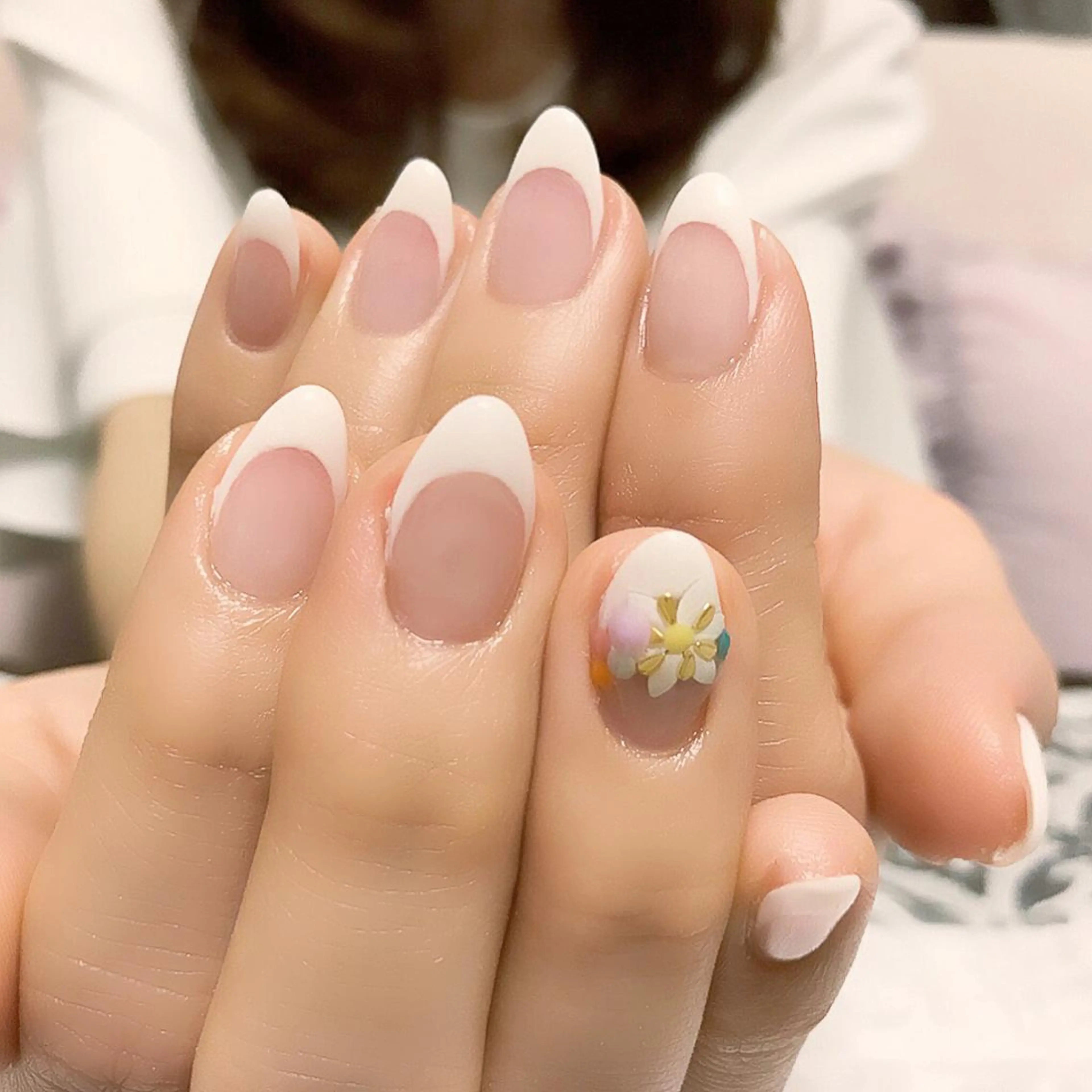 ネイル シンプルネイル ストーンネイル yumnail (ネイル&脱毛)のエステ・リラクイメージ