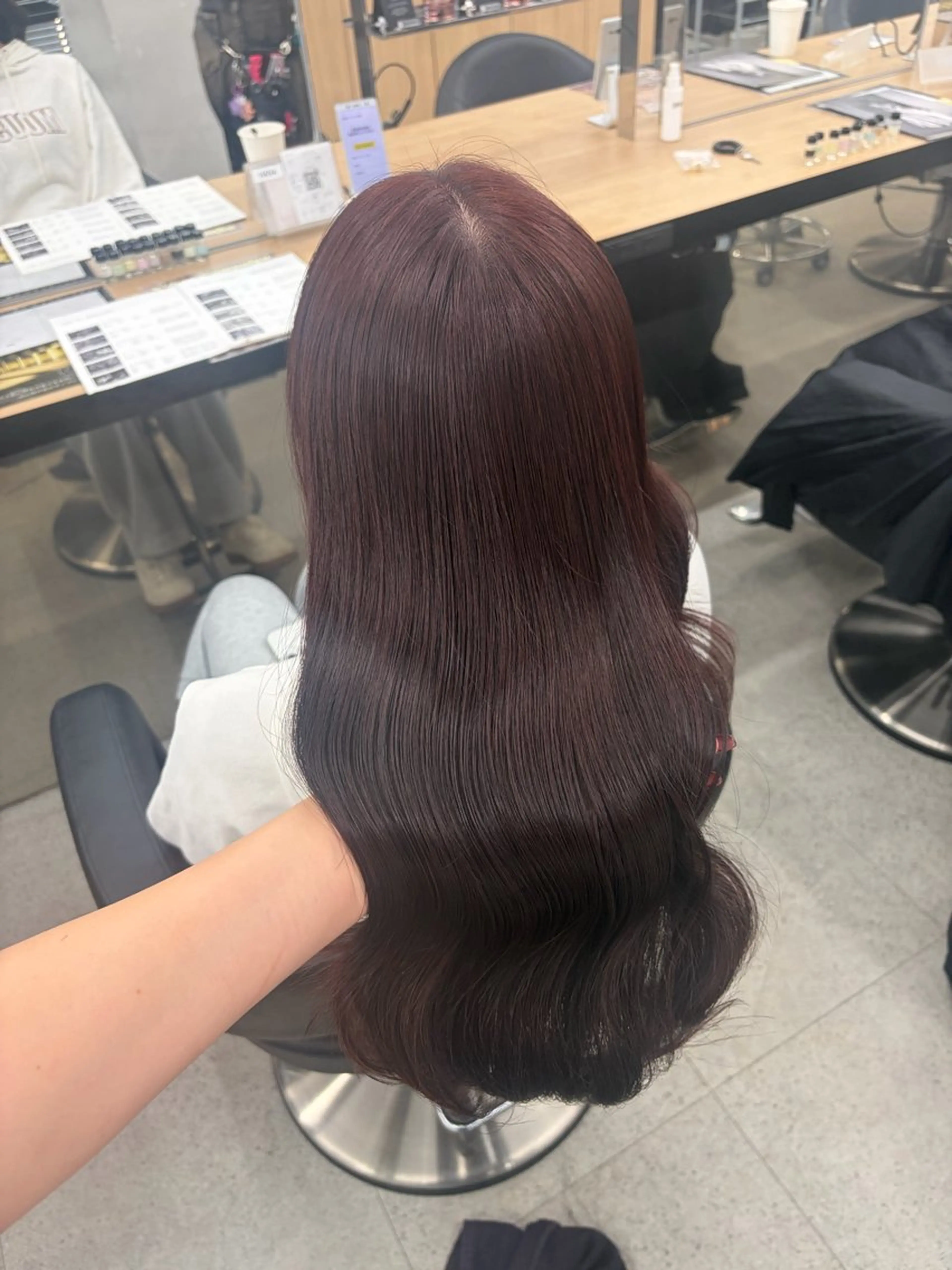 ロング カラー ブリーチ 髪質改善 トリートメント ヘアカラー 💗愛され暖色💗 ピンク/レッド💗のヘアスタイル