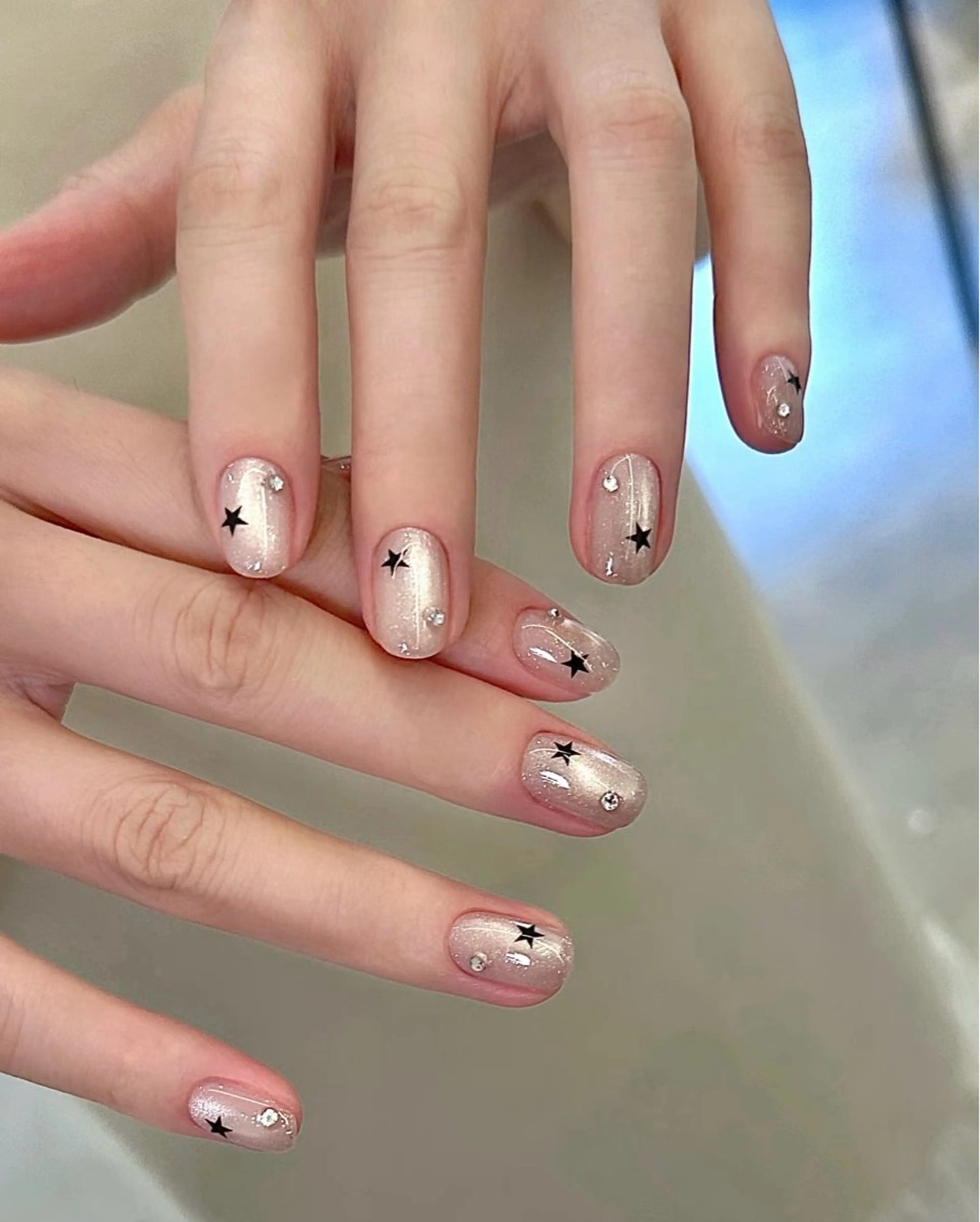 ネイル アートネイル オーロラネイル チークネイル フレンチネイル ガラスフレンチ ハンドネイル 🎀YooLi Nail salonのネイルデザイン