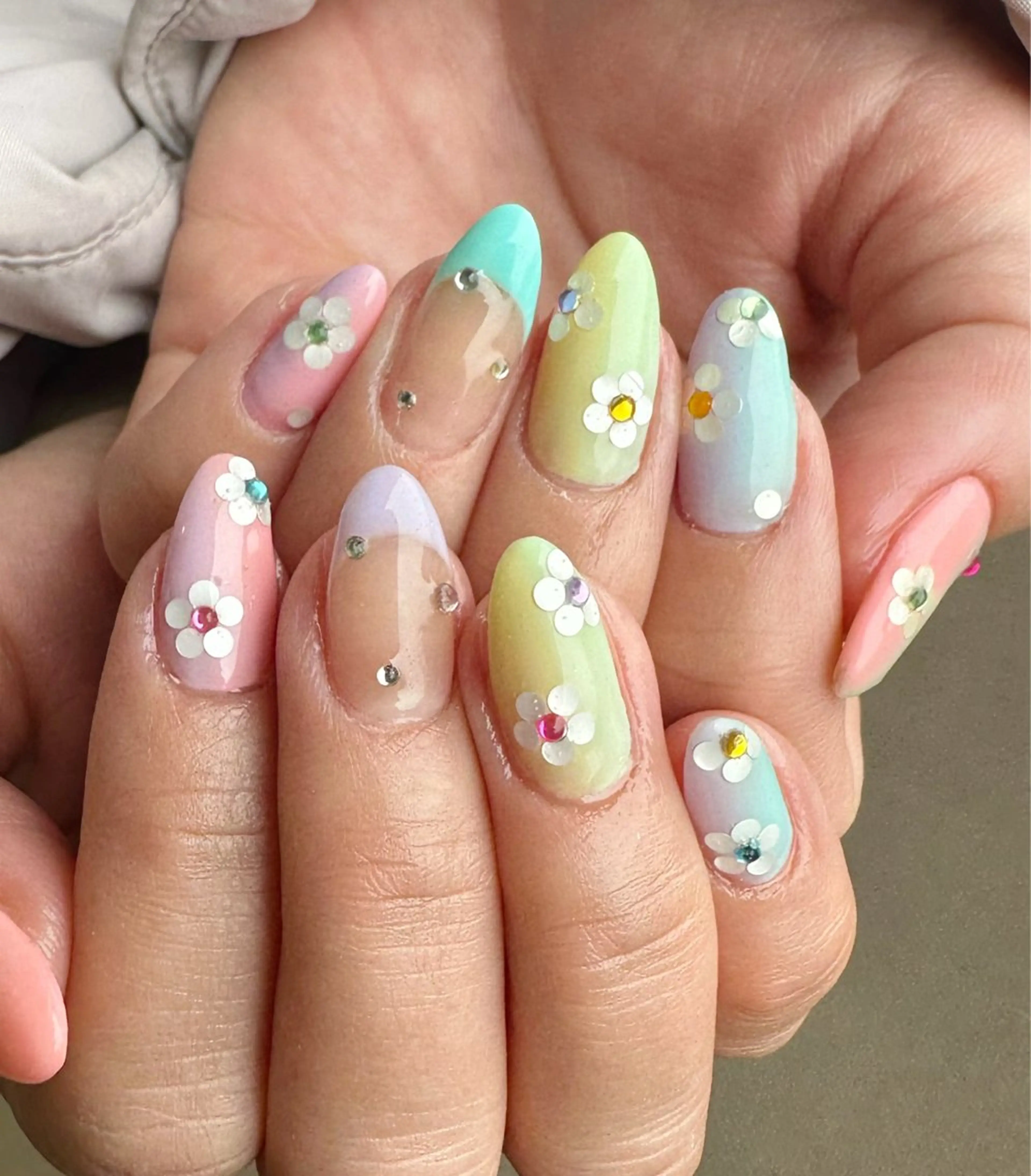 ネイル 新山 聖のネイルデザイン