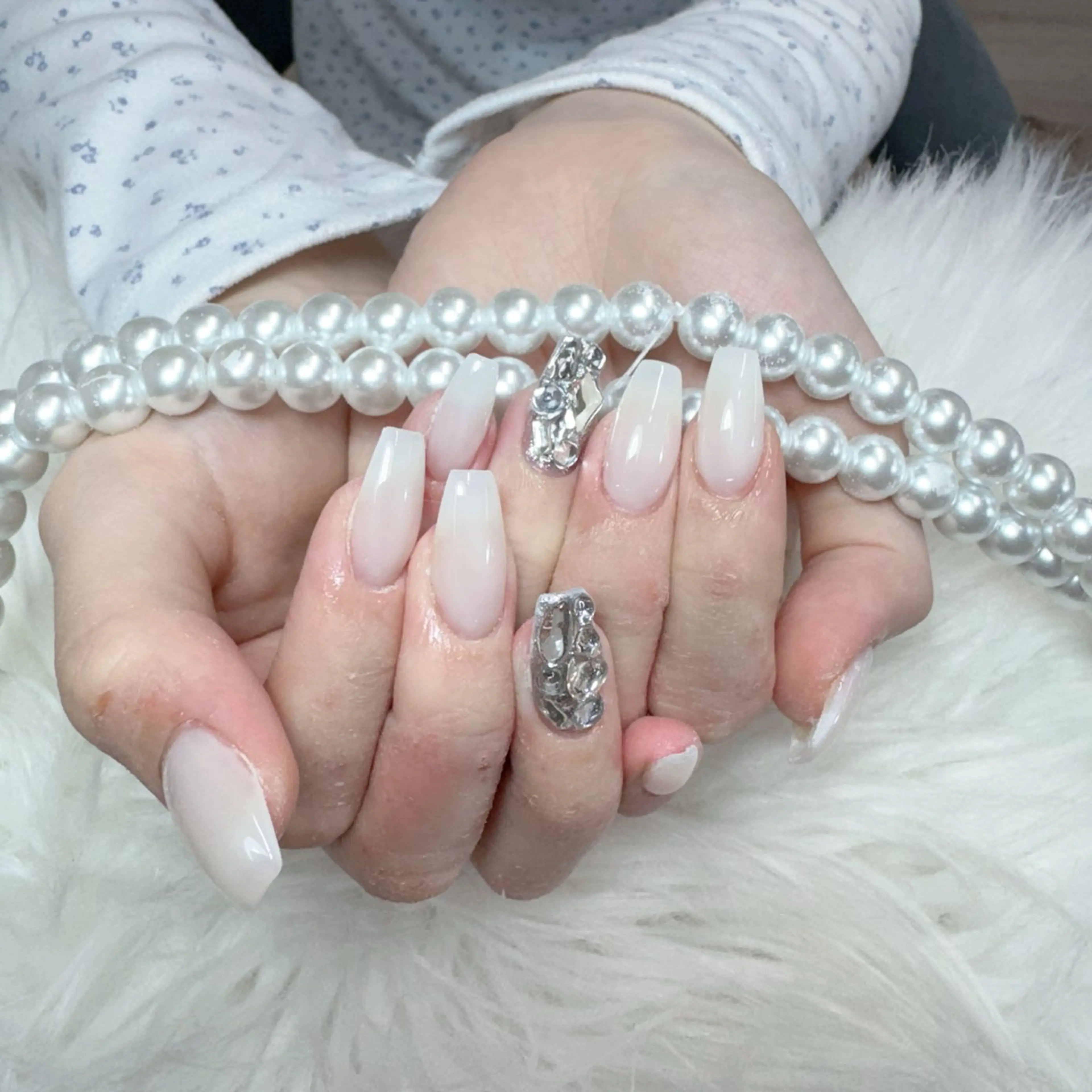 ネイル ハンドネイル 🎀nana🫧 ワンホンネイル🎀のネイルデザイン