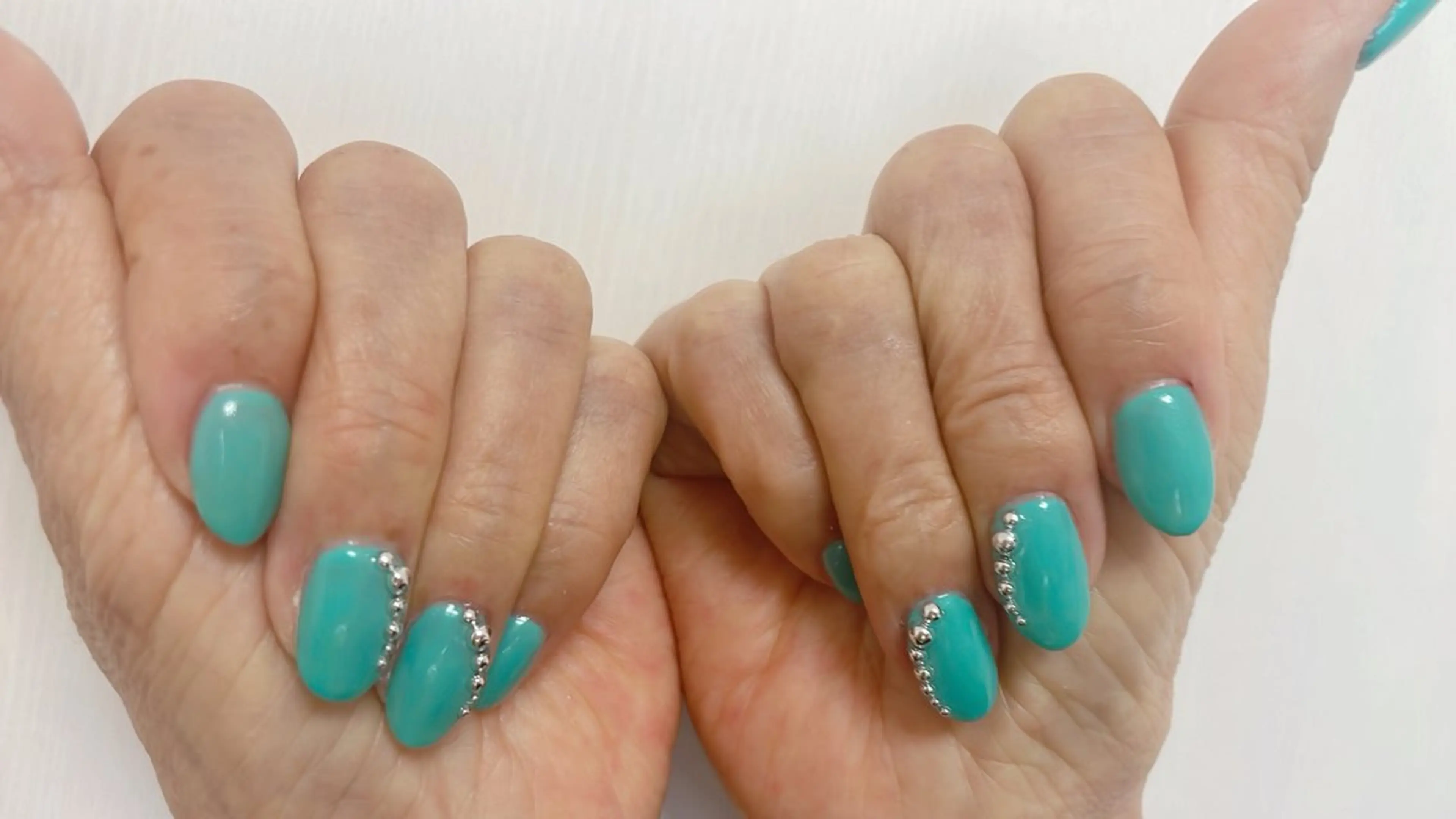 ネイル ワンカラーネイル 三原 麻佑のネイルデザイン