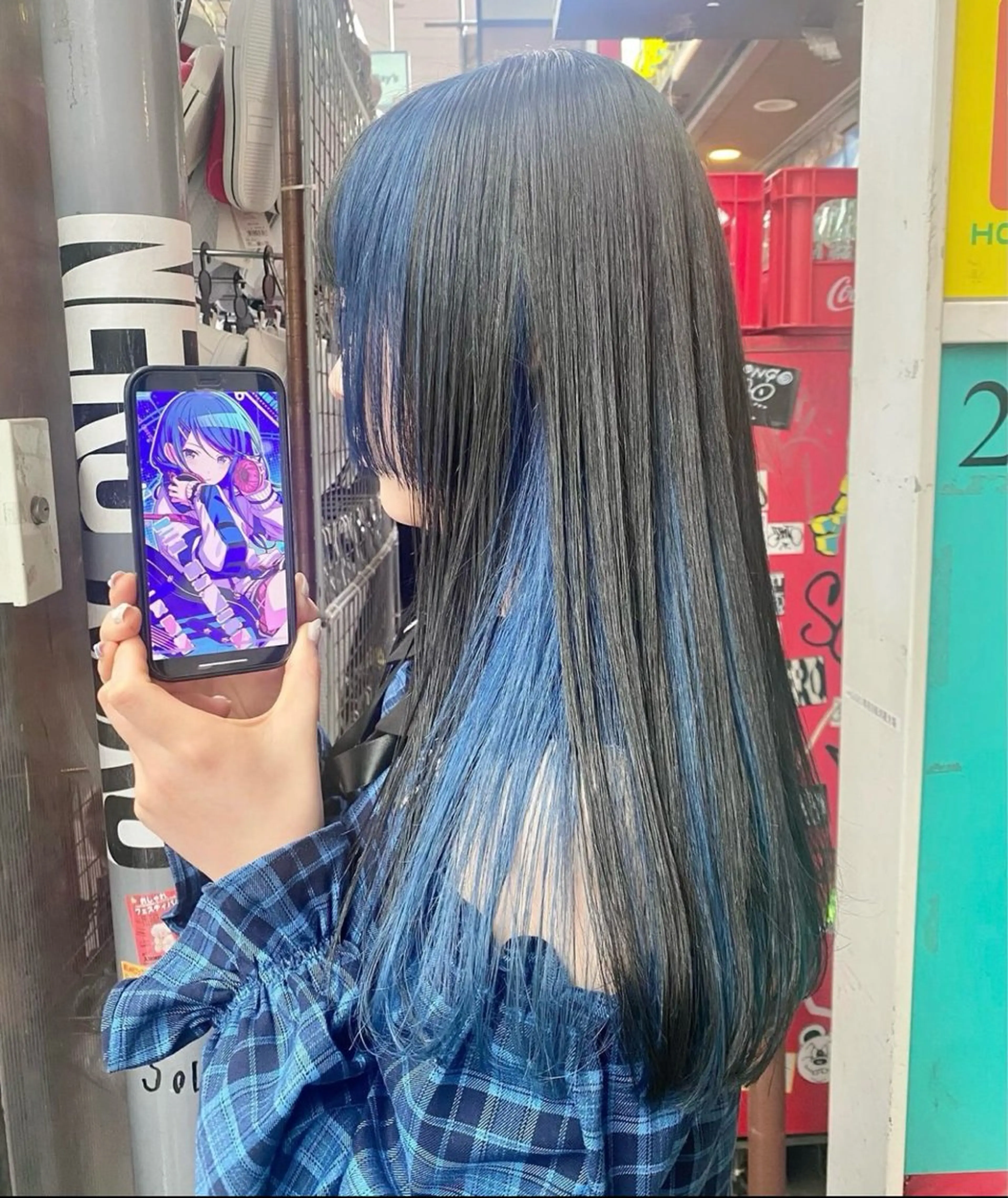 ミディアム カラー ブリーチ ブルーカラー ヘアカラー GARU-ガル-所属・TSUNO🦖 派手髪/オタク美容師のヘアスタイル