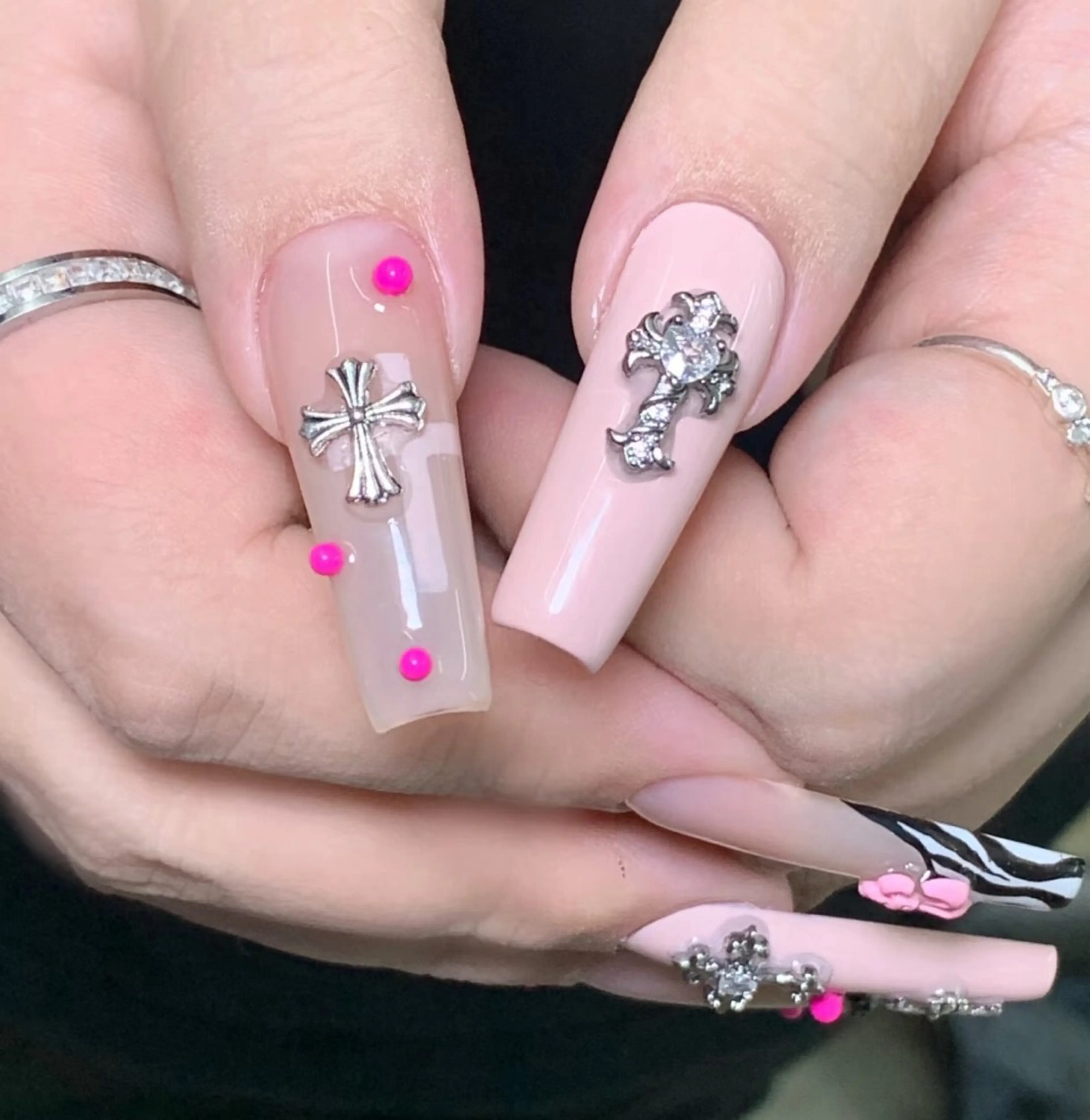 ネイル フレンチネイル ジェルネイル ハロウィン キラキラネイル 韓国ネイル H.baby Nail Salonのネイルデザイン