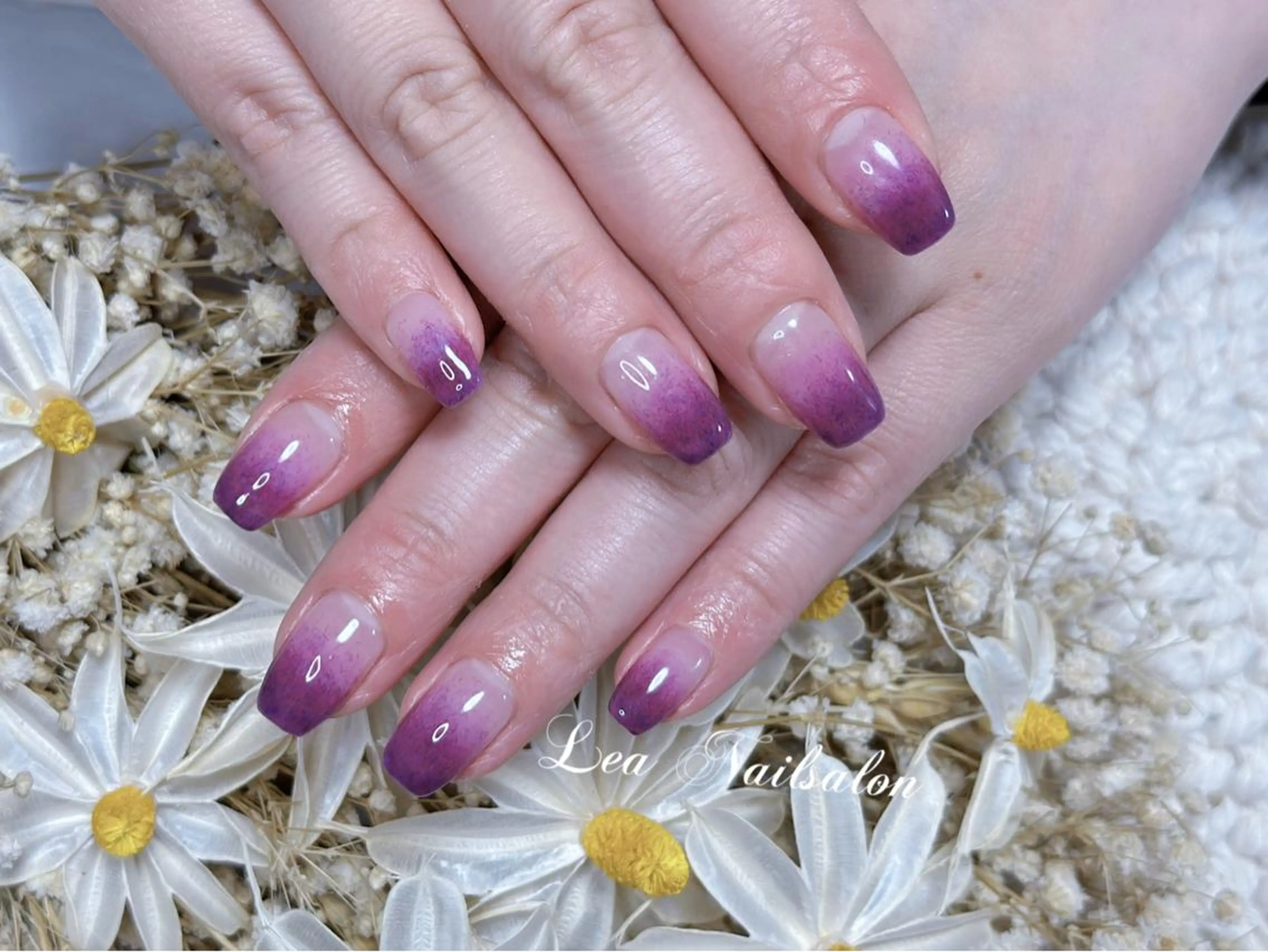 ミディアム カラー ネイル Le’a NailSalonのネイルデザイン