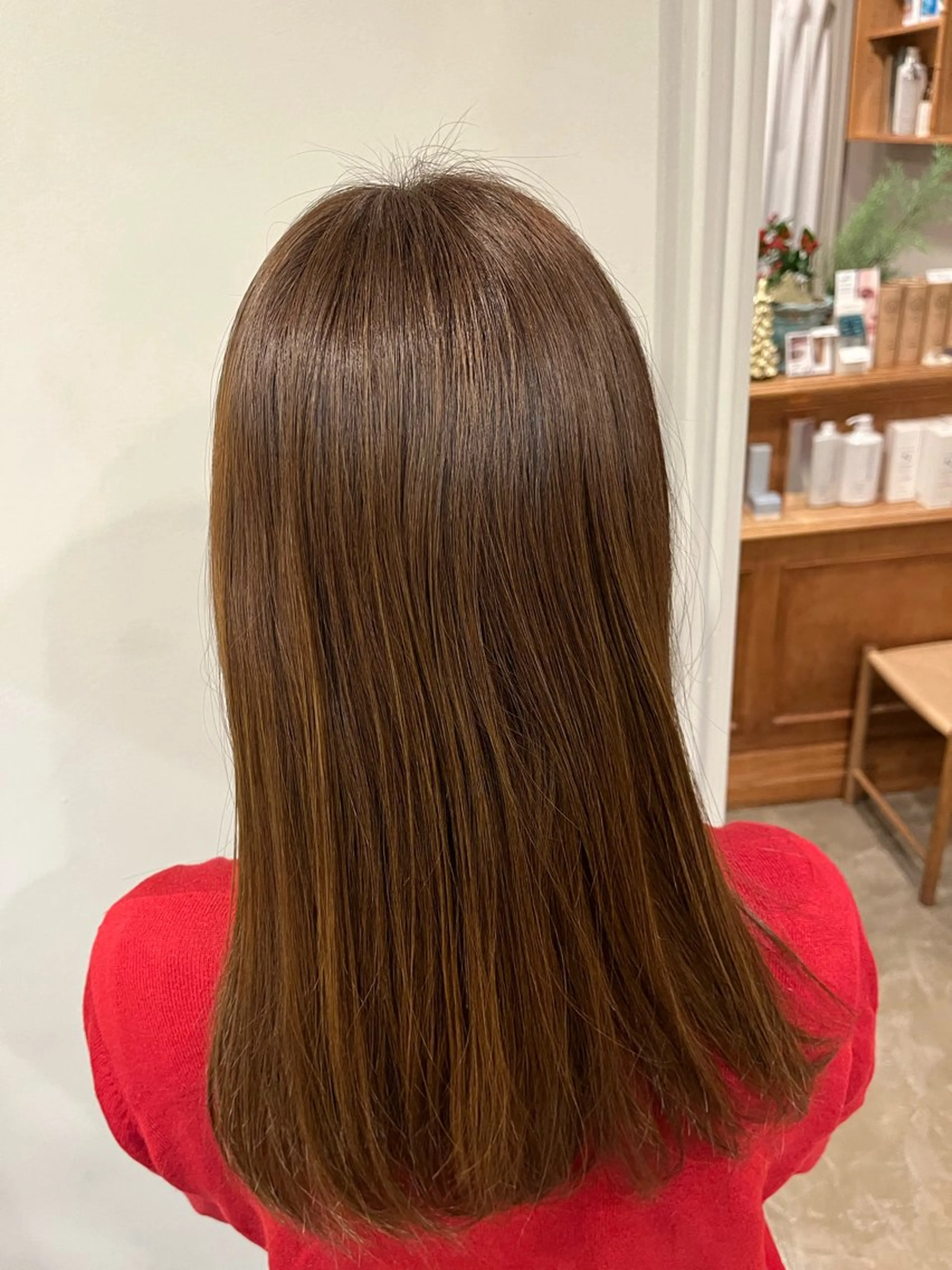 ロング カラー ベージュカラー ヘアカラー COME HAIR カイのヘアスタイル