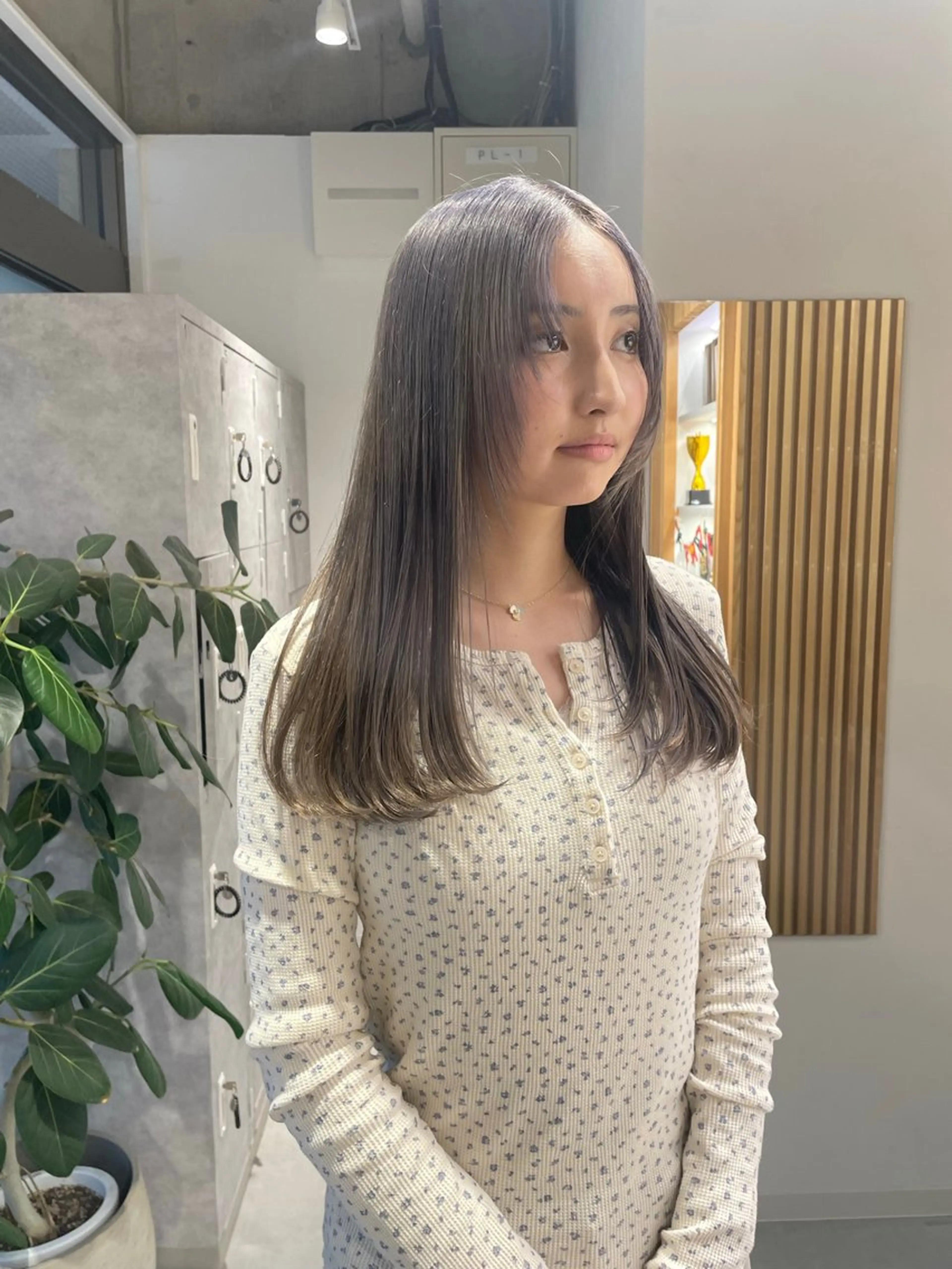 ロング カラー 月100人以上 髪質改善施術｜谷口のヘアスタイル