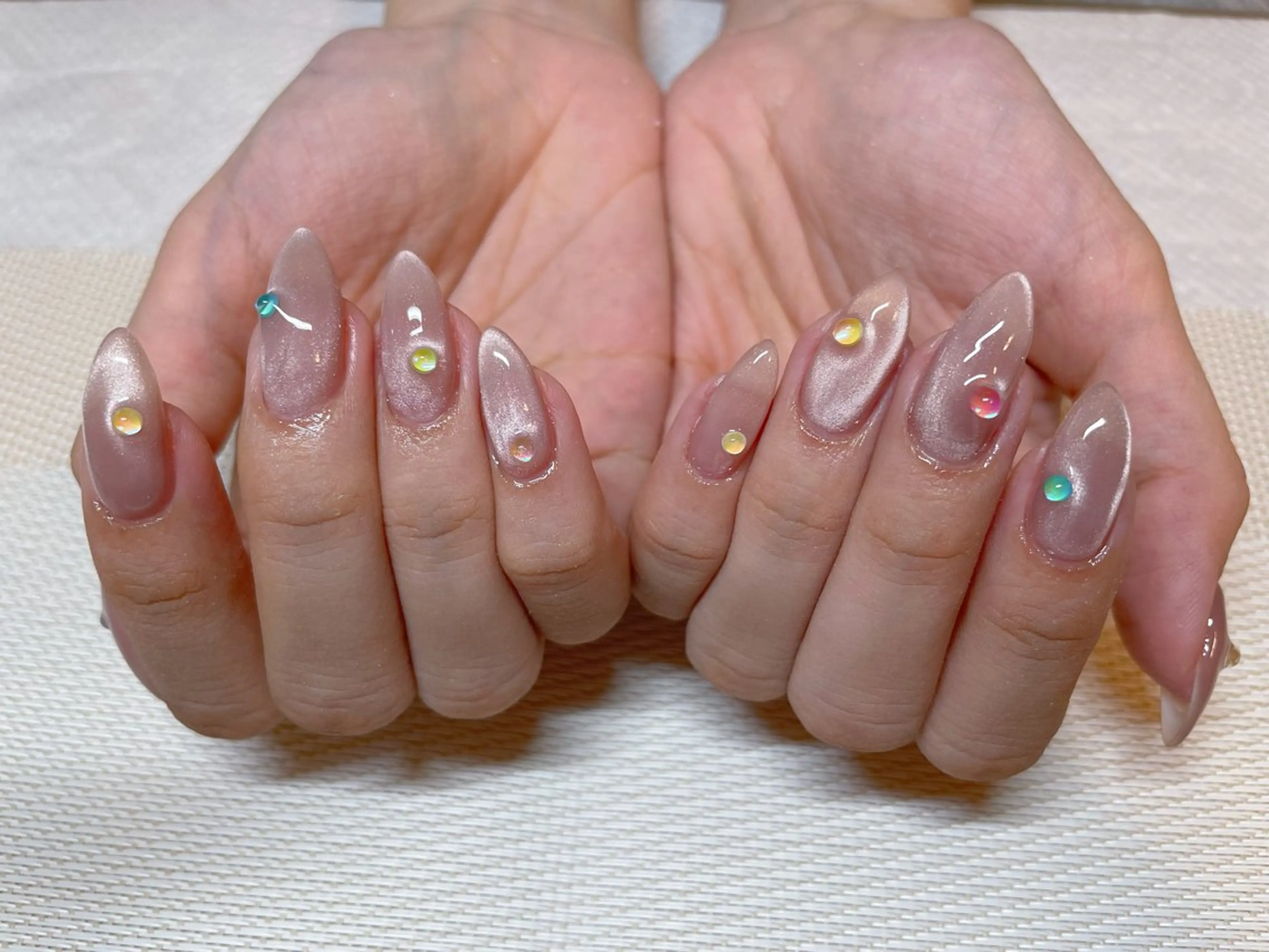 ネイル ストーンネイル ハンドネイル エン Nail salonのネイルデザイン