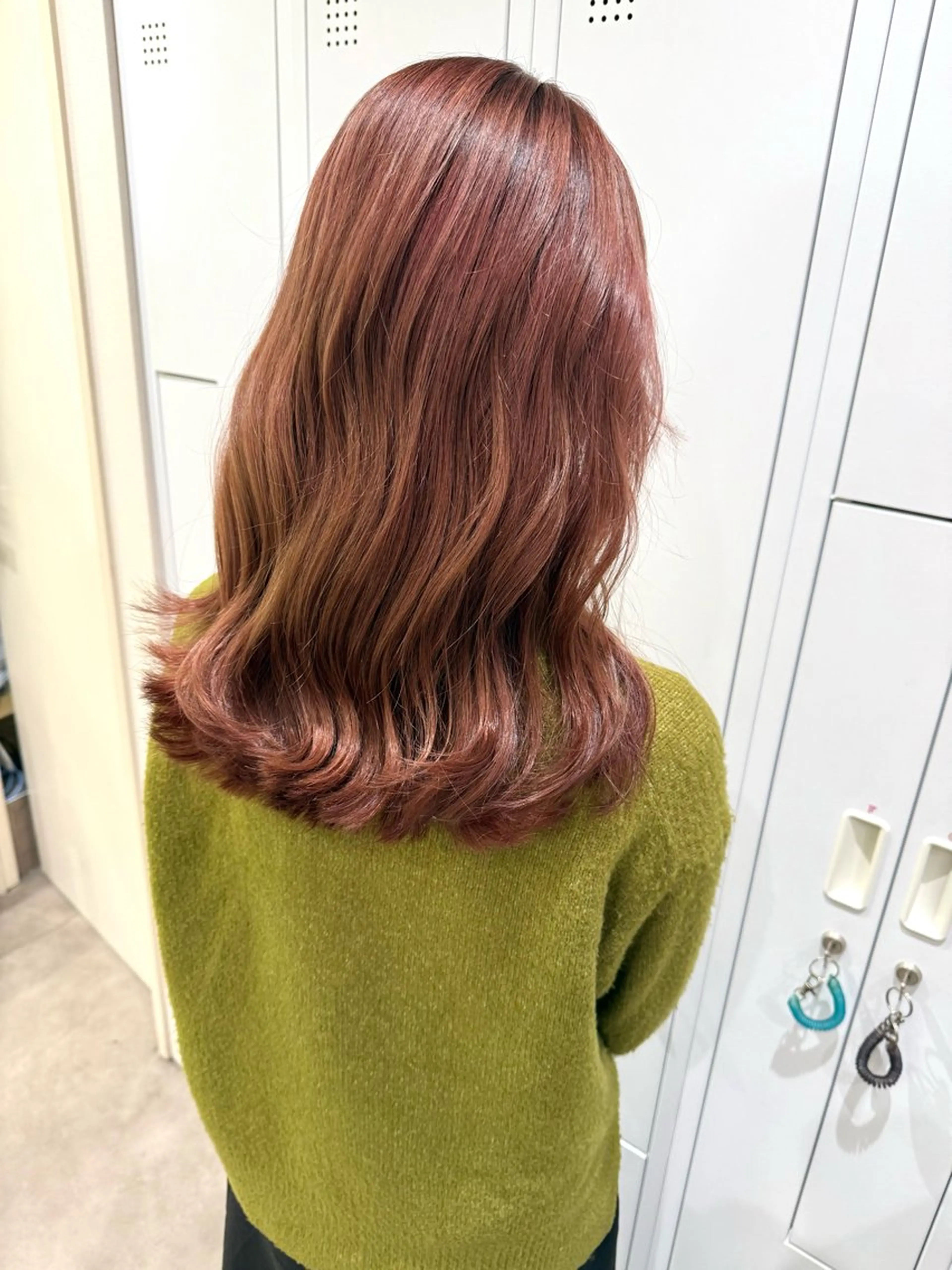 ミディアム ヘアカラー 松平 拓巳のヘアスタイル