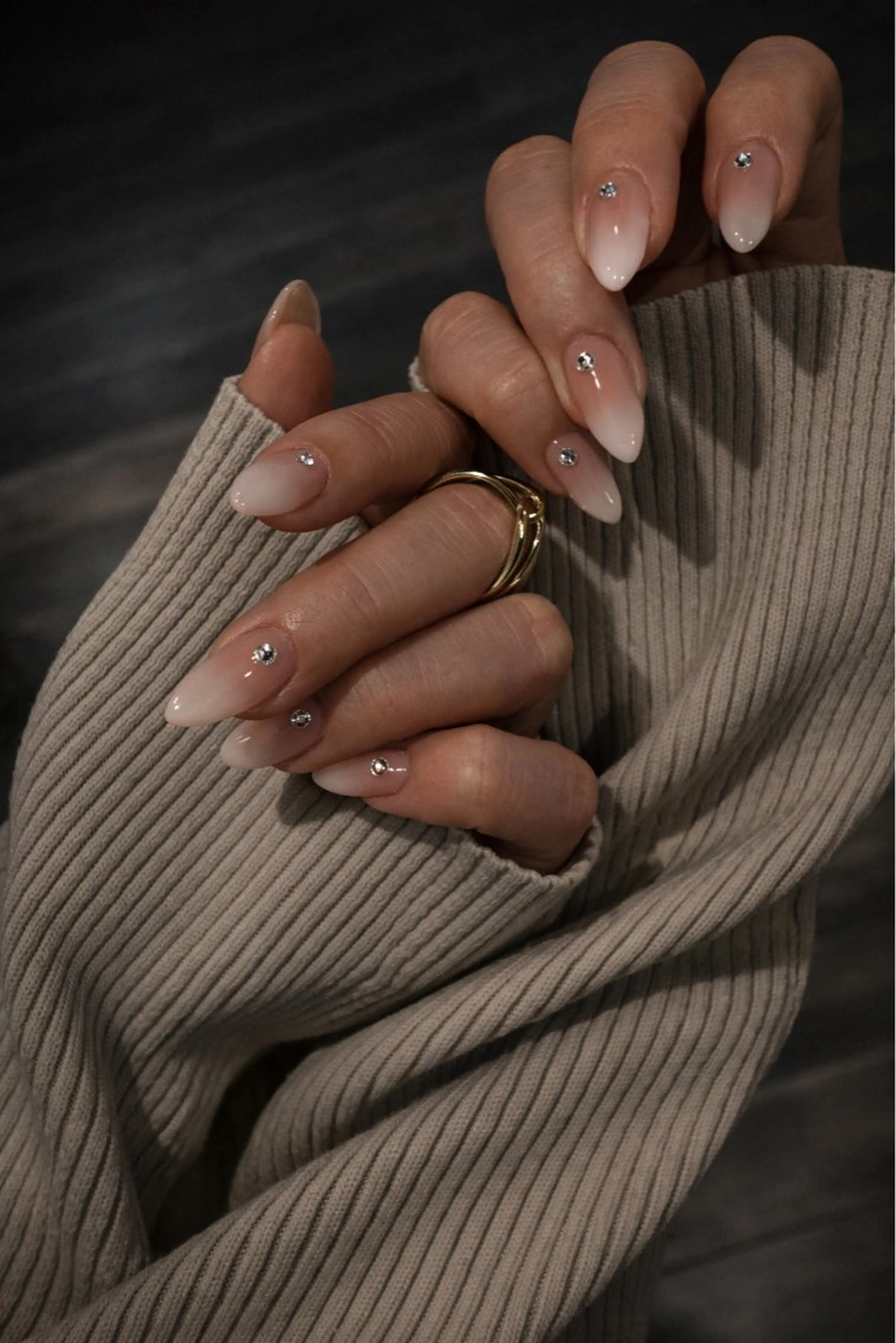 ネイル ストーンネイル ハンドネイル Rien Salonのネイルデザイン