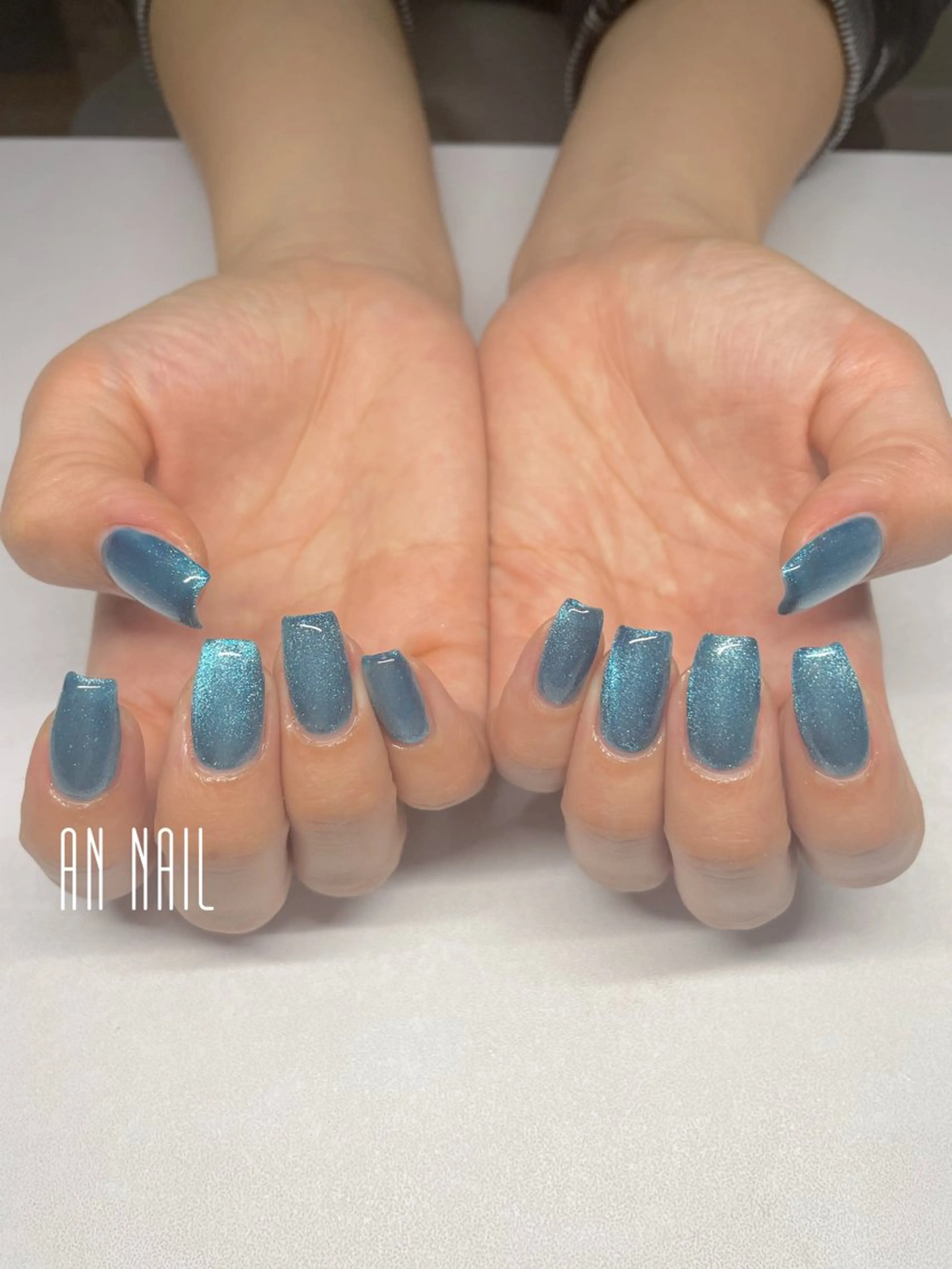 ネイル ブルー キラキラネイル マグネットネイル ハンドネイル AN Nailのネイルデザイン