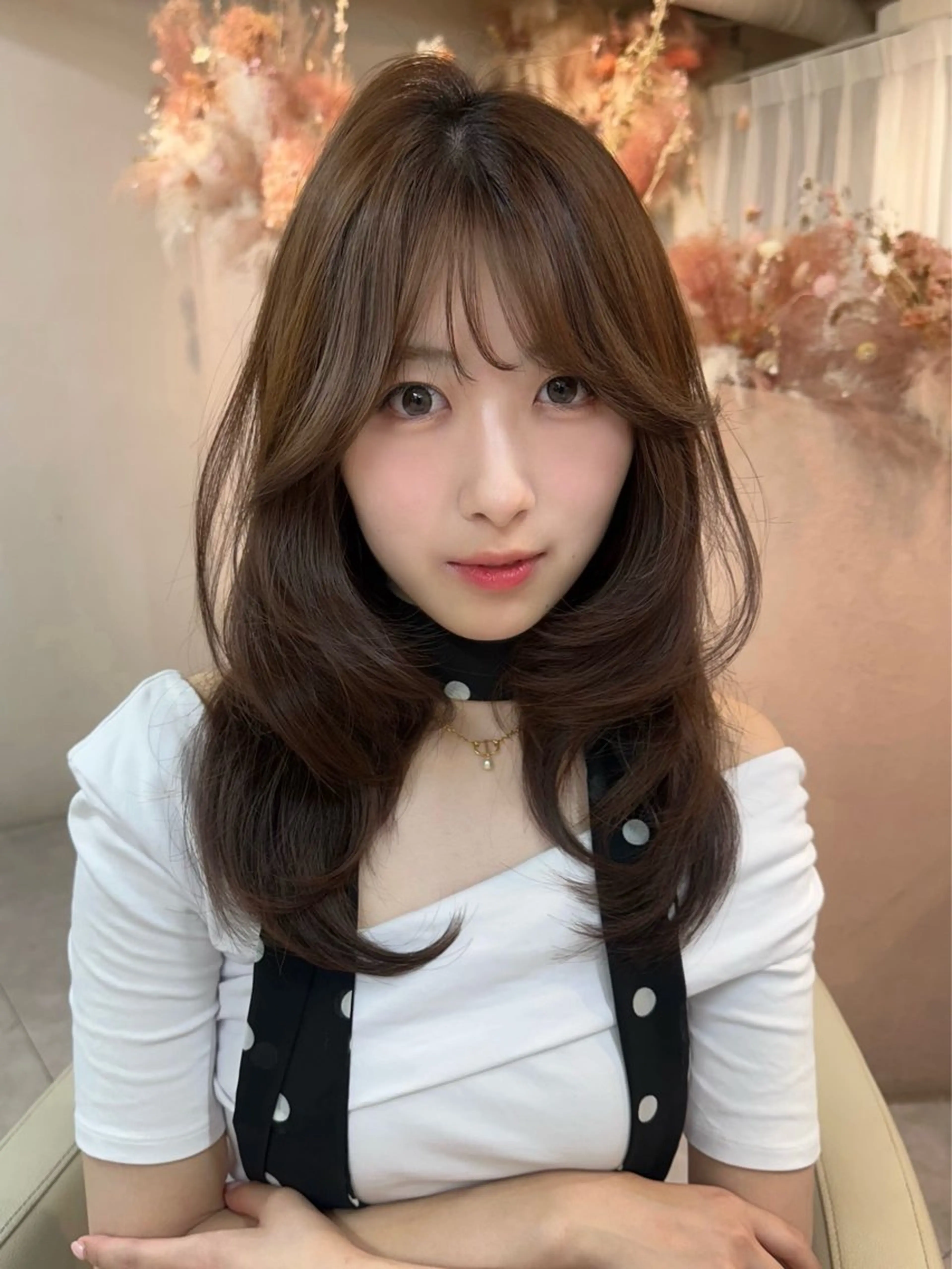 セミロング カラー レイヤーカット 韓国ヘア🦢🖤 Sayumiのヘアスタイル