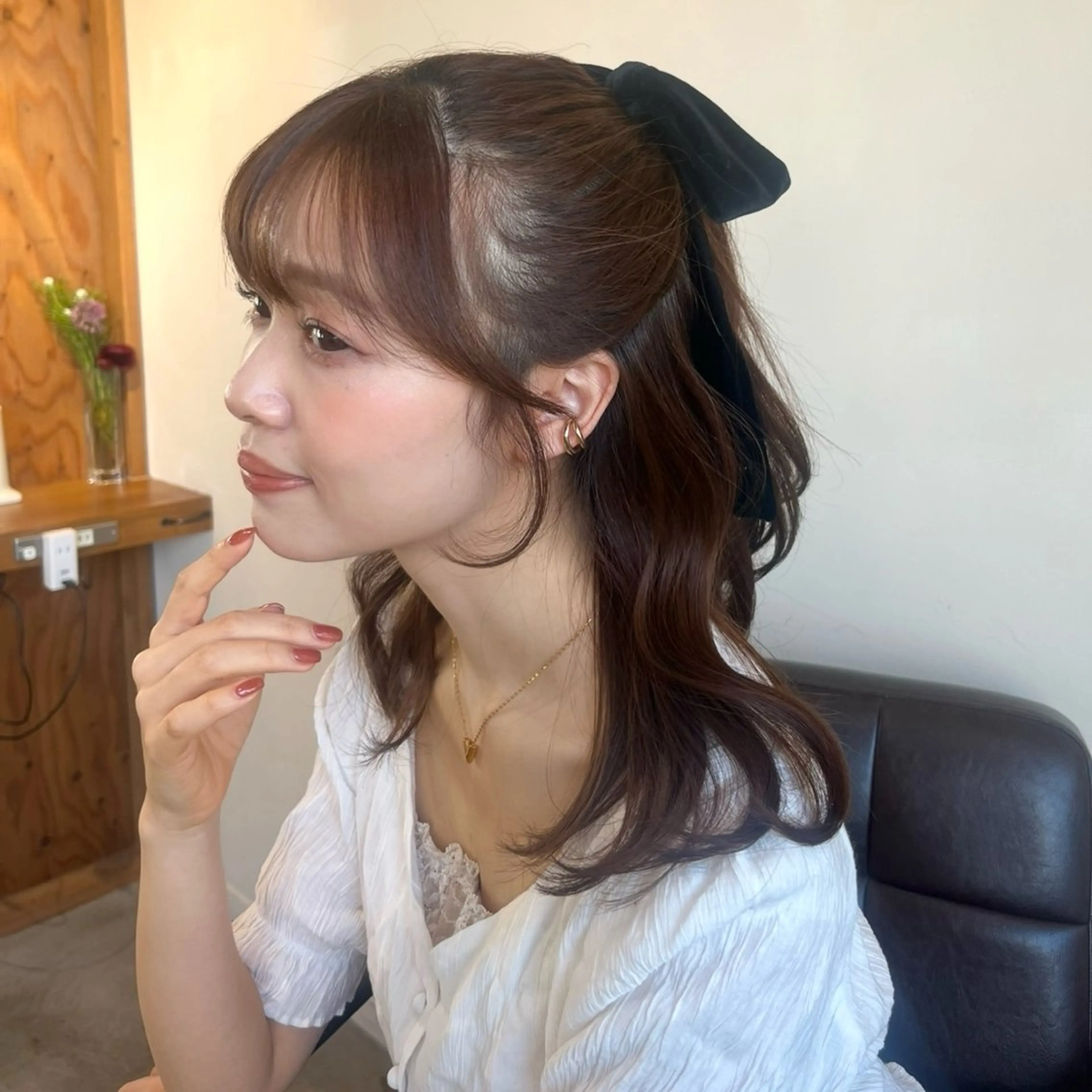 ミディアム 塩川ももこ/ 自然な縮毛矯正のヘアスタイル