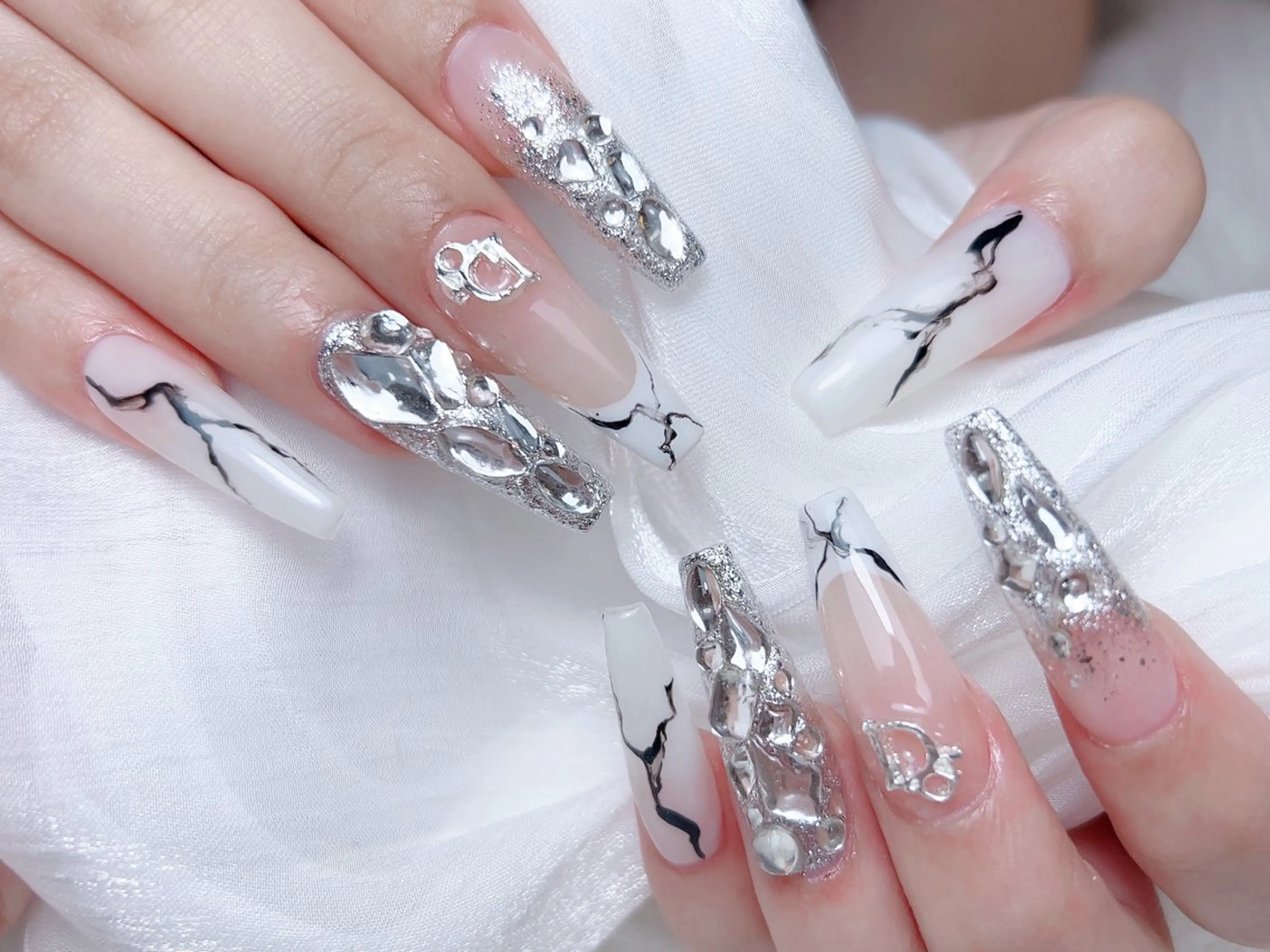 ネイル M🌷nail 長さだし専門店のネイルデザイン