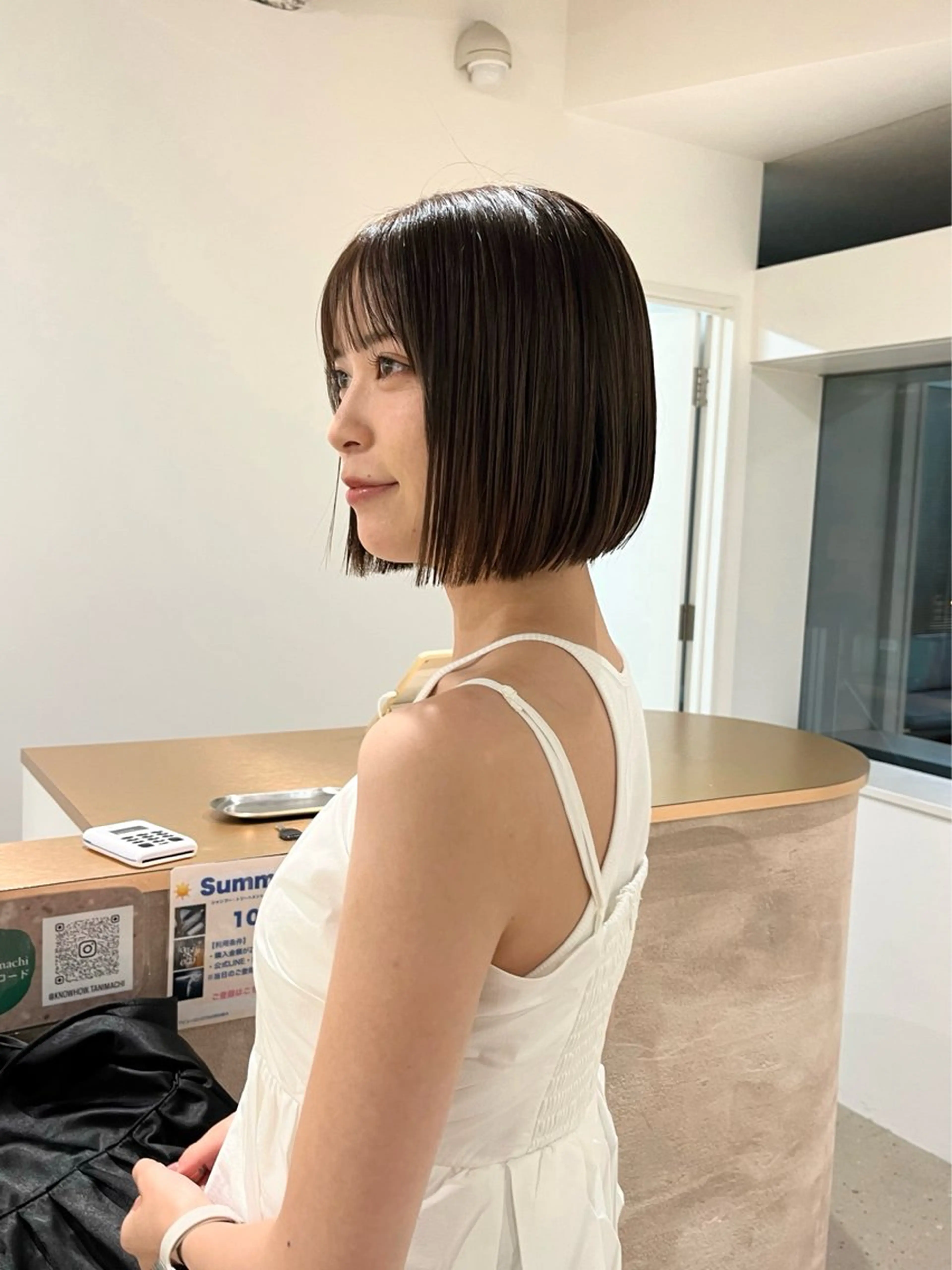 ミディアム カラー ミディアムパーマ ブリーチ 透明感カラー ダブルカラー ハイライトカラー 小顔カット/ 透明感カラー/阪本桃のヘアスタイル