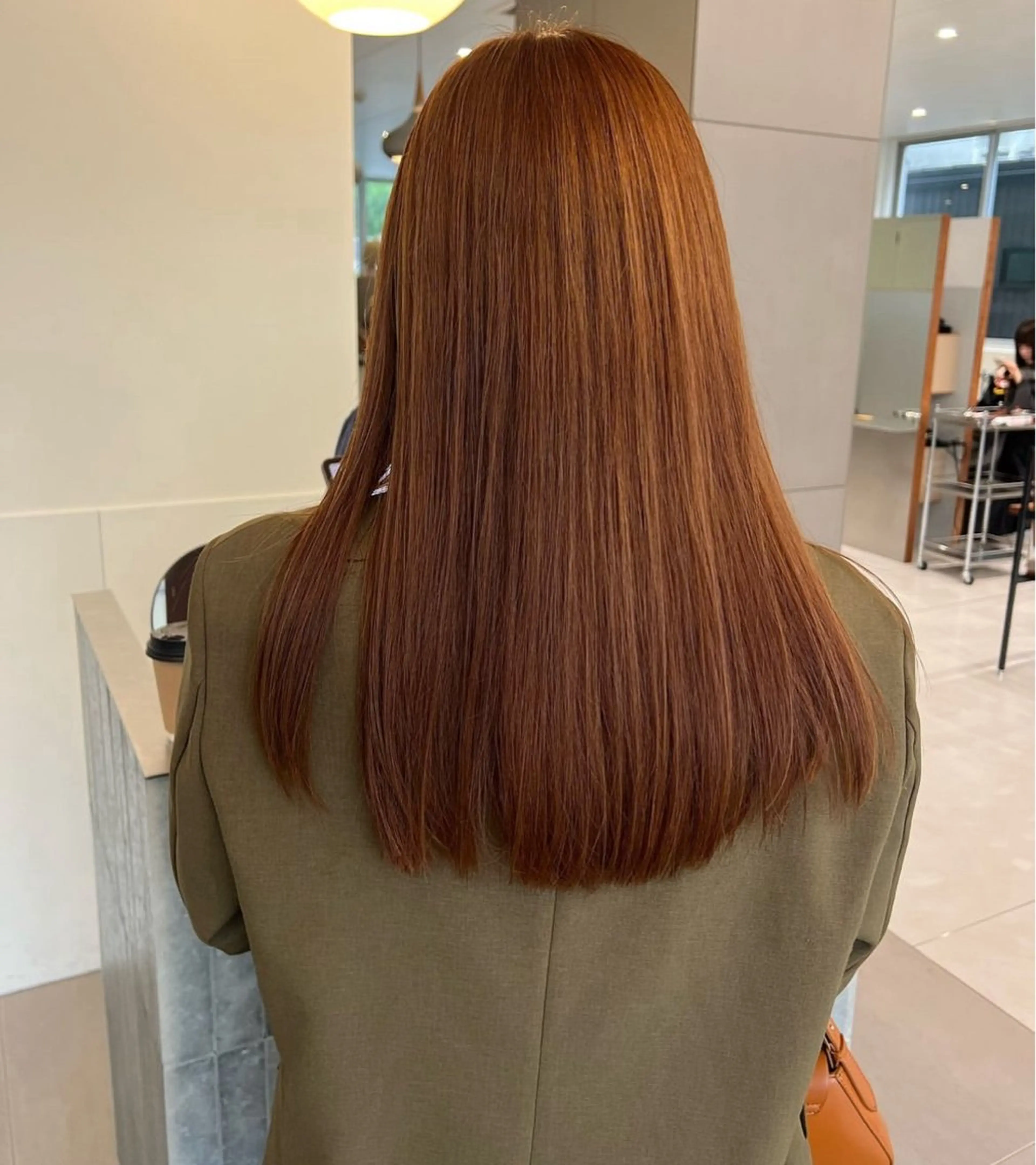 ロング カラー レイヤーカット🐩 透明感カラー モカのヘアスタイル