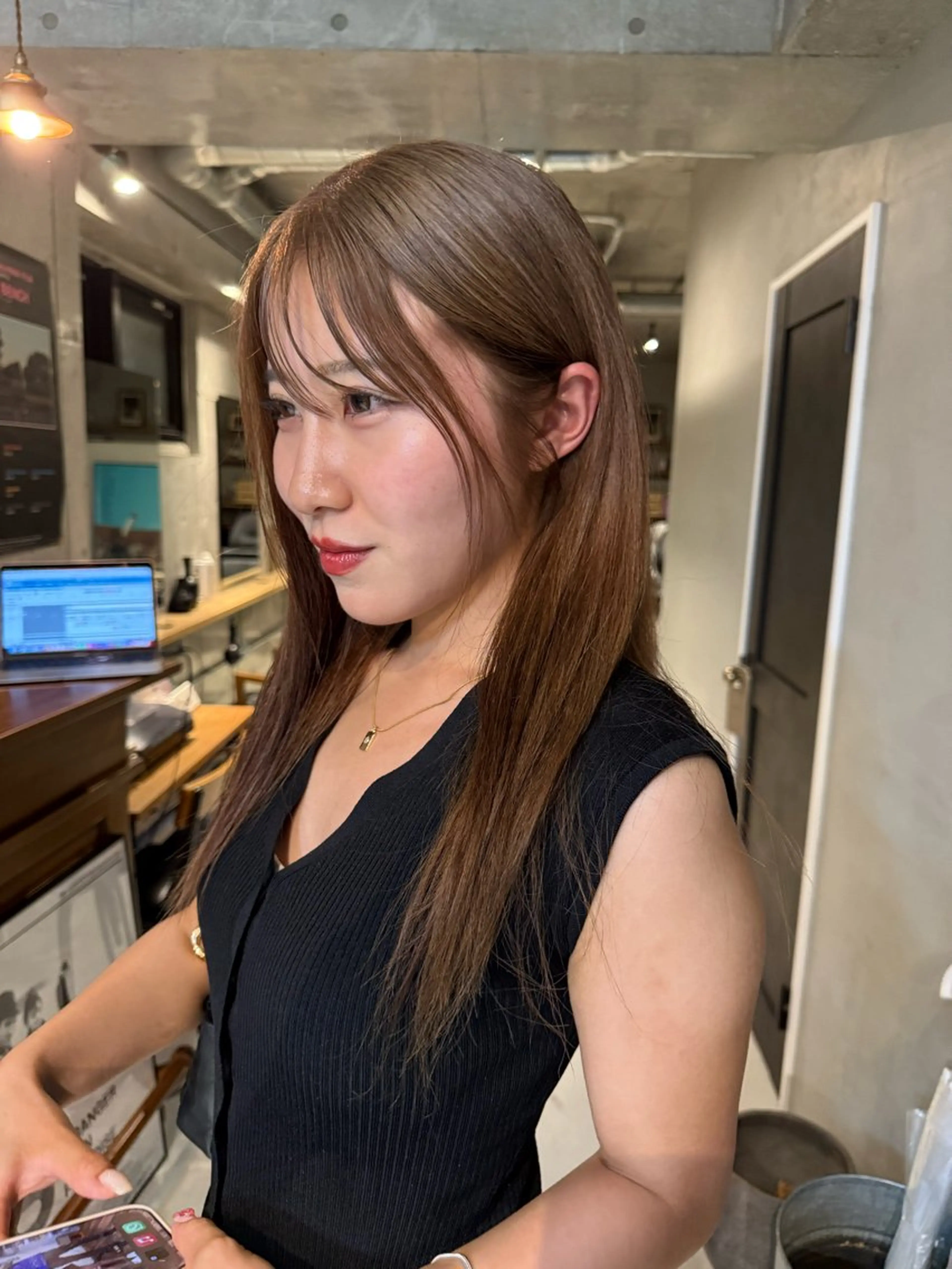 セミロング カラー 河坂 昌恵のヘアスタイル