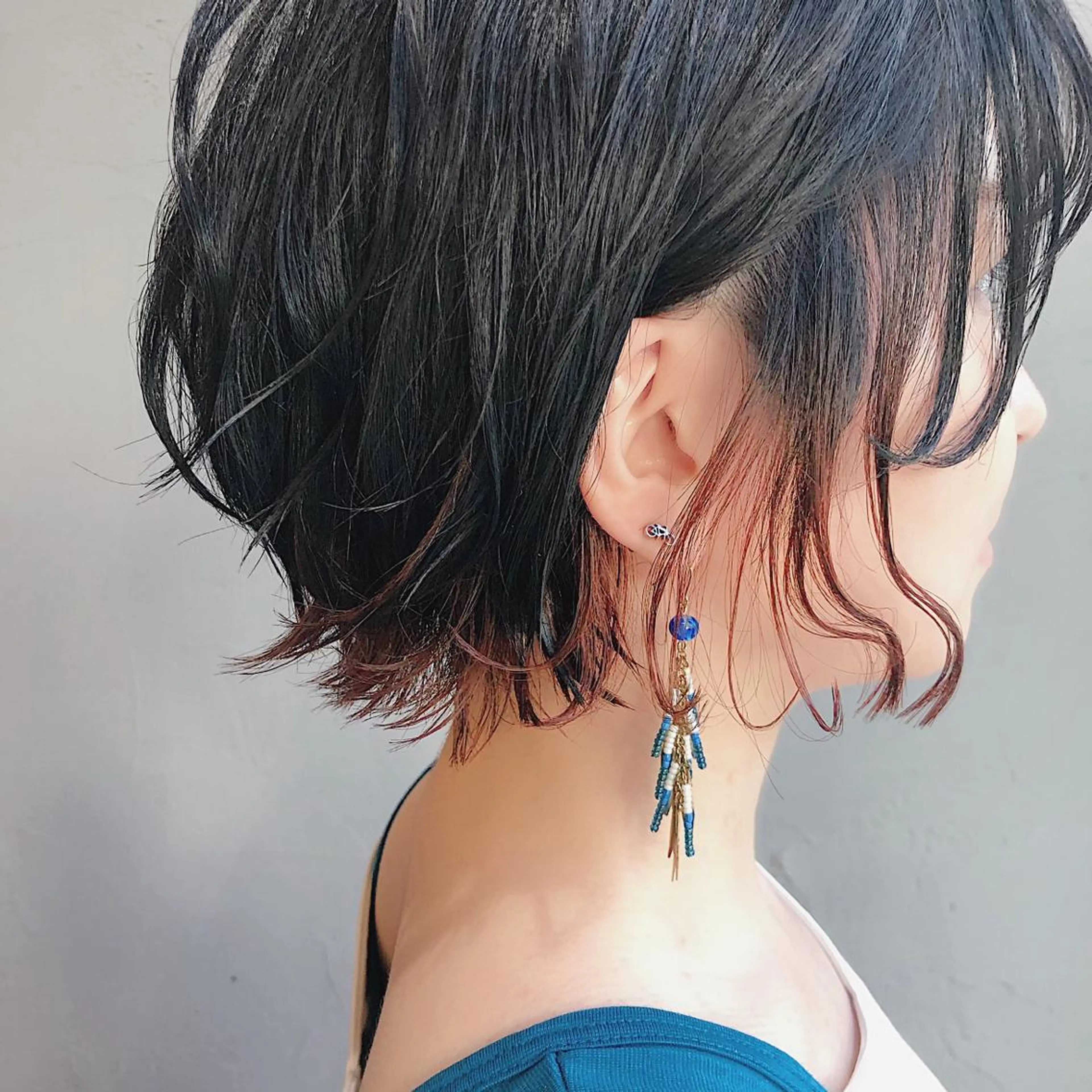 ショート カラー インナーカラー レッドカラー ショートヘア 山口 浩之のヘアスタイル