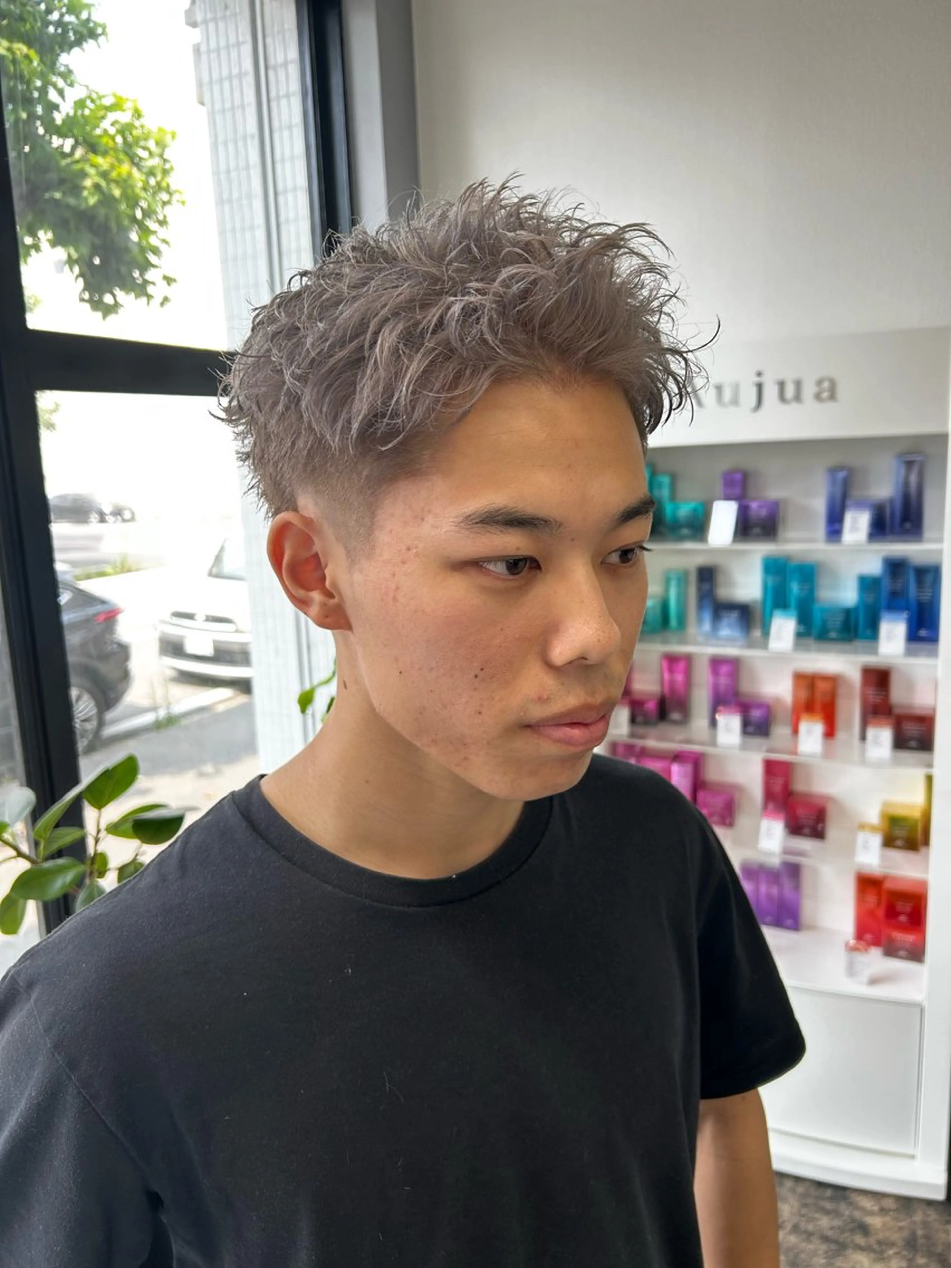 ショート カラー メンズ メンズハイトーン スパイキーショート ハイトーンカラー ショートヘア 西浦 たくみのヘアスタイル