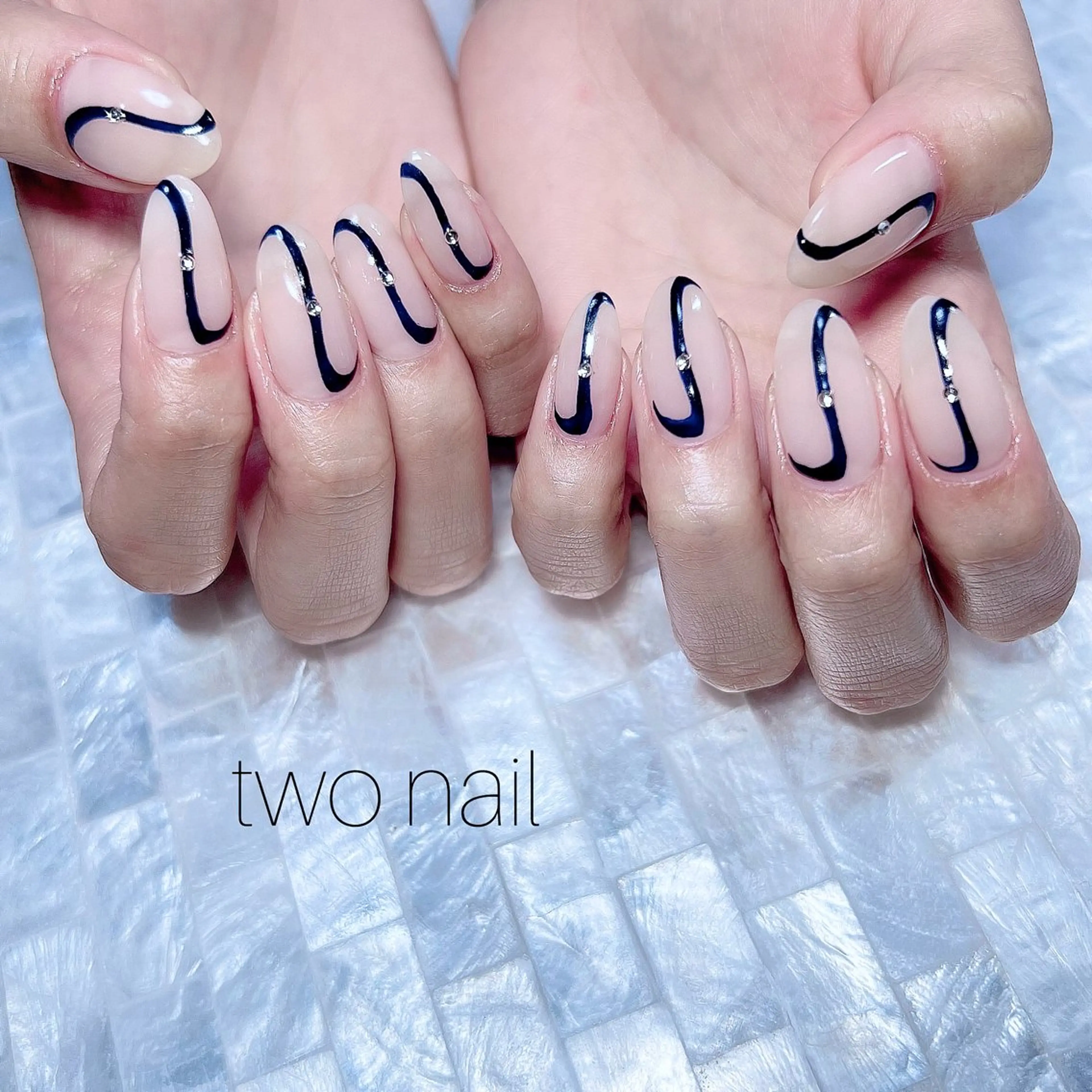 ネイル アートネイル ネイルチップ ホワイト ハンドネイル two nailのネイルデザイン