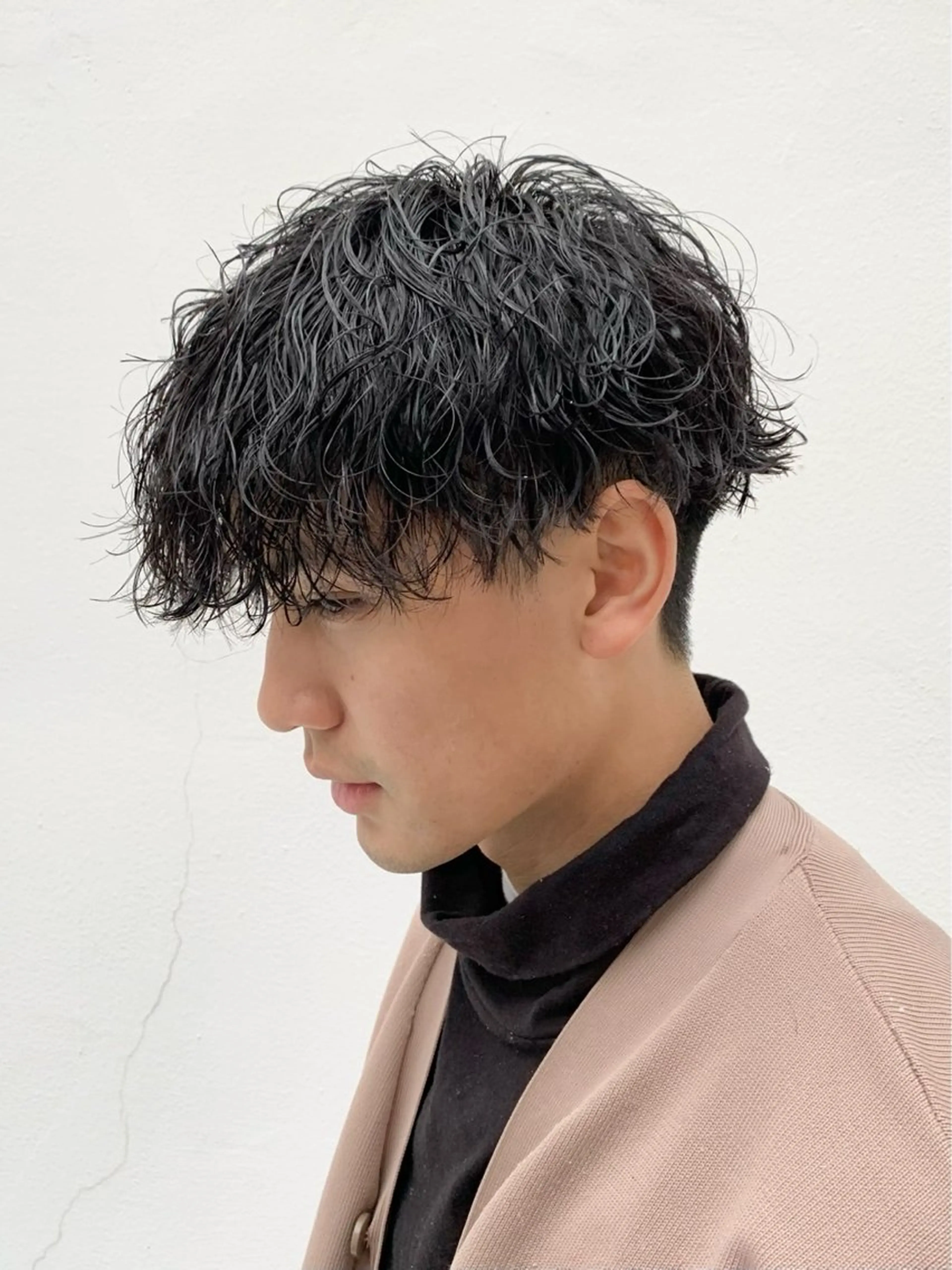 ショート パーマ メンズ メンズパーマ 波巻きパーマ なりたひろと / フェザーパーマのヘアスタイル