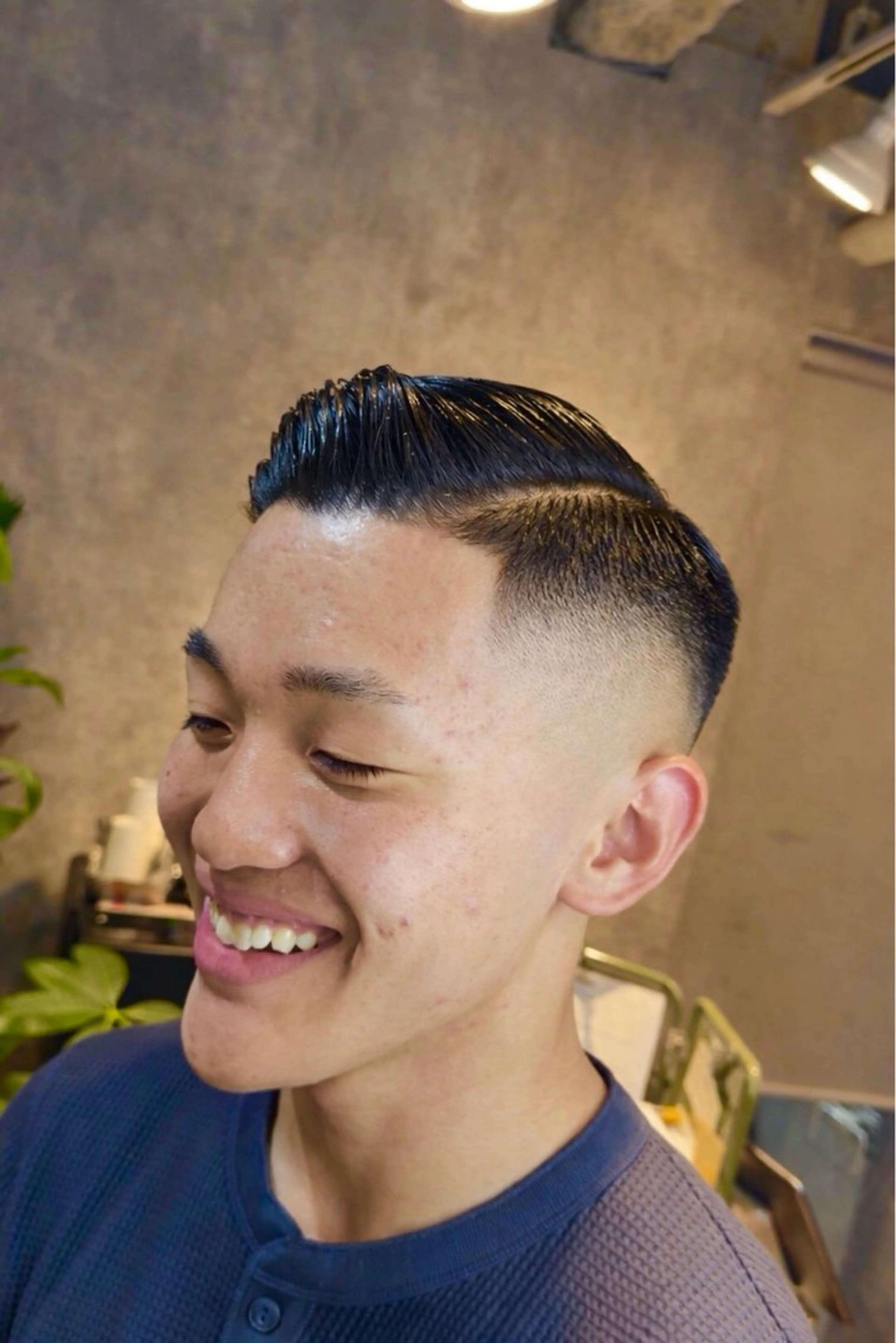 ショート メンズ フェードカット スキンフェード 安立 玲於のヘアスタイル