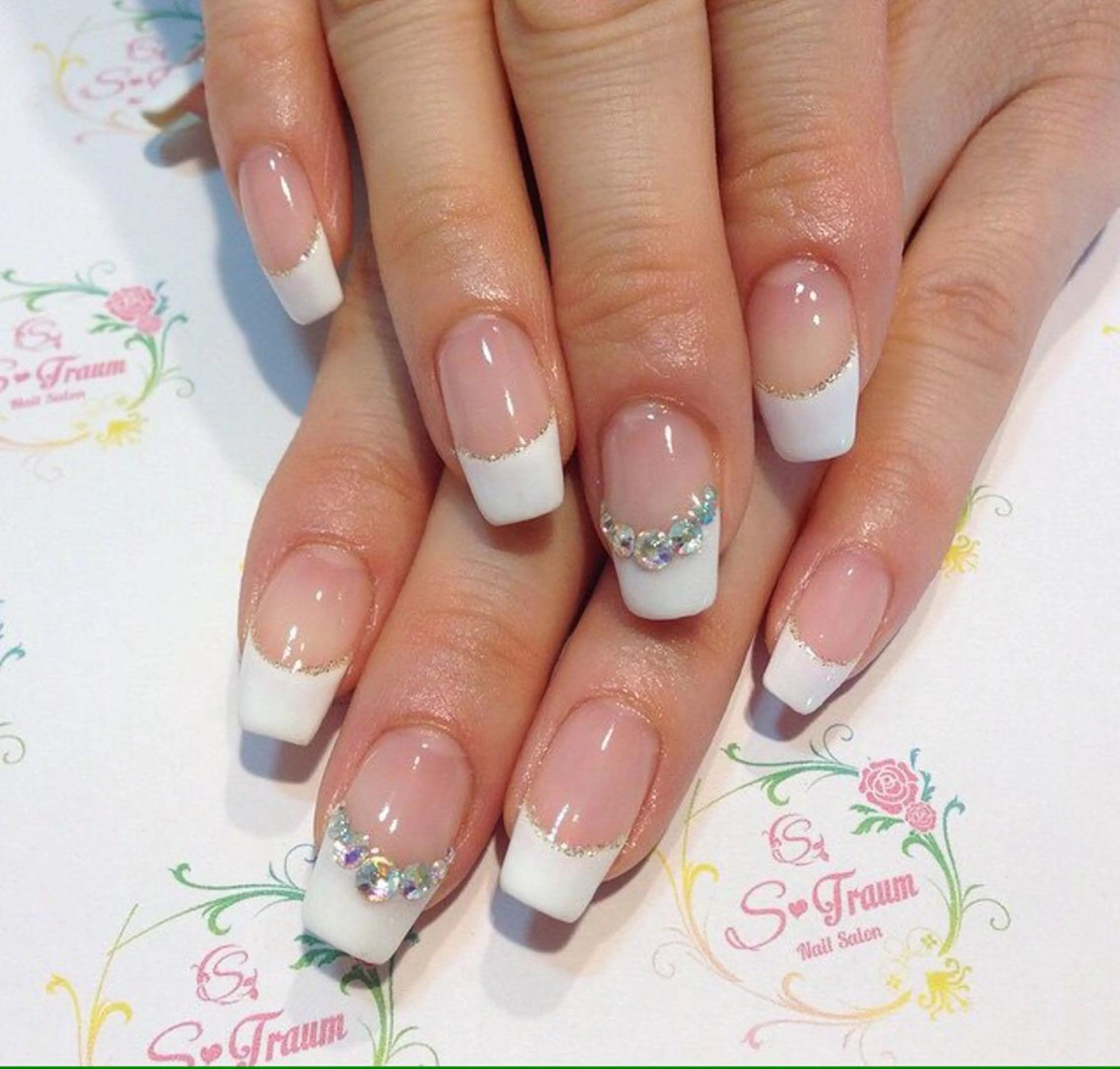 ネイル アートネイル フレンチネイル ストーンネイル Nail Salon S-Traum所属・Nail Salon S-Traumのネイルデザイン