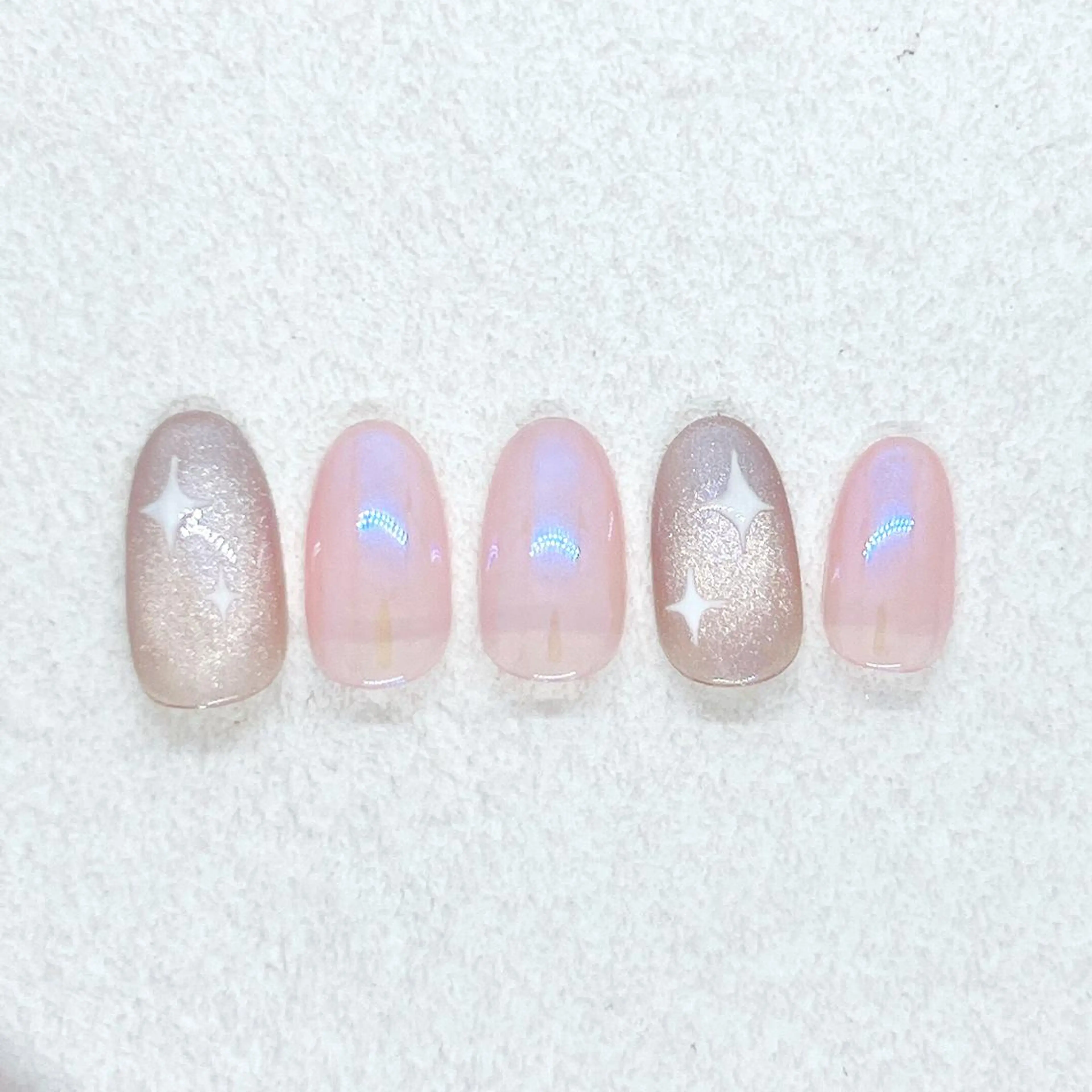 ネイル オーロラネイル キラキラネイル 韓国ネイル マグネットネイル ニュアンスネイル Nail Mikakoのネイルデザイン