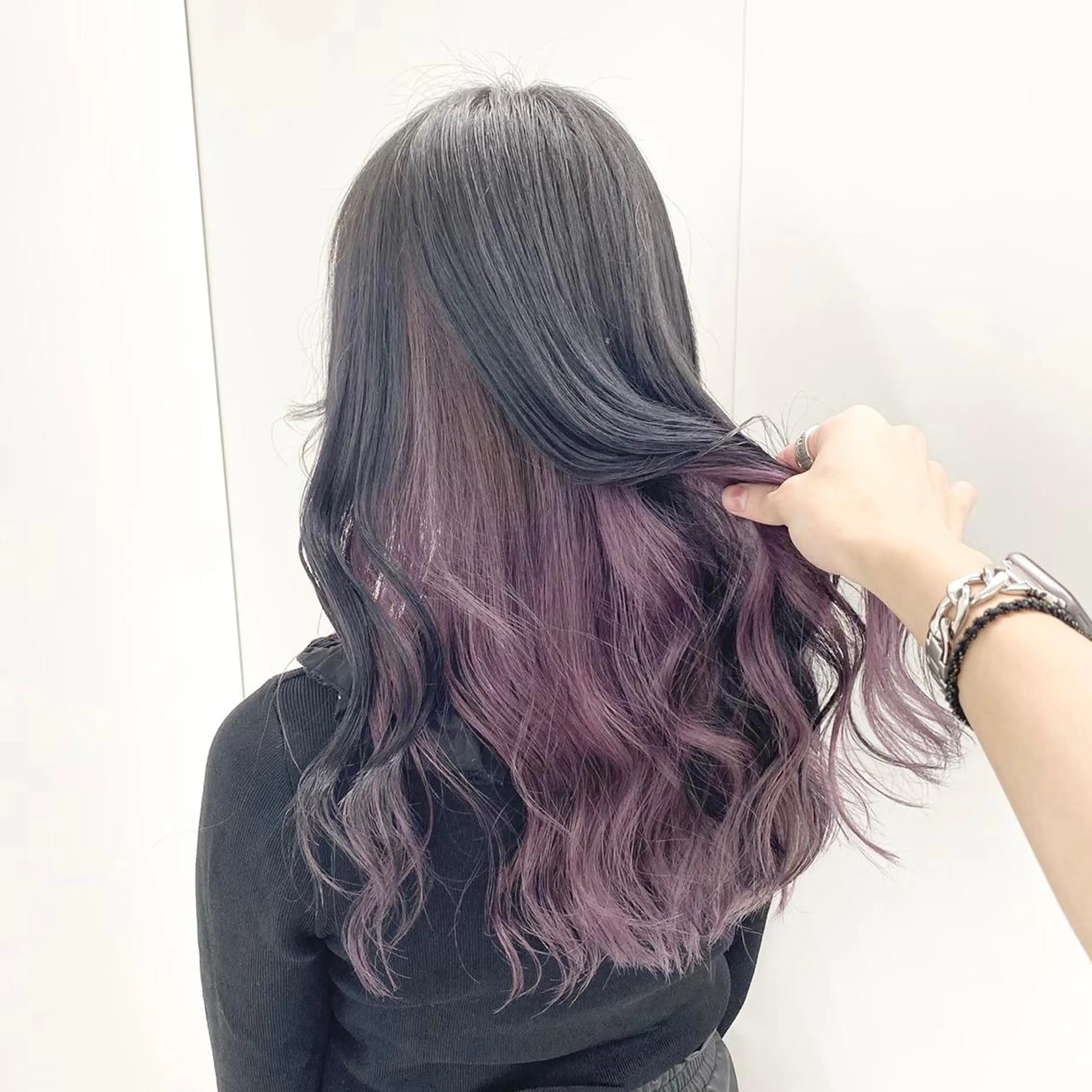 セミロング カラー 地毛風縮毛矯正飛我 赤み無し透明感ヘアのヘアスタイル