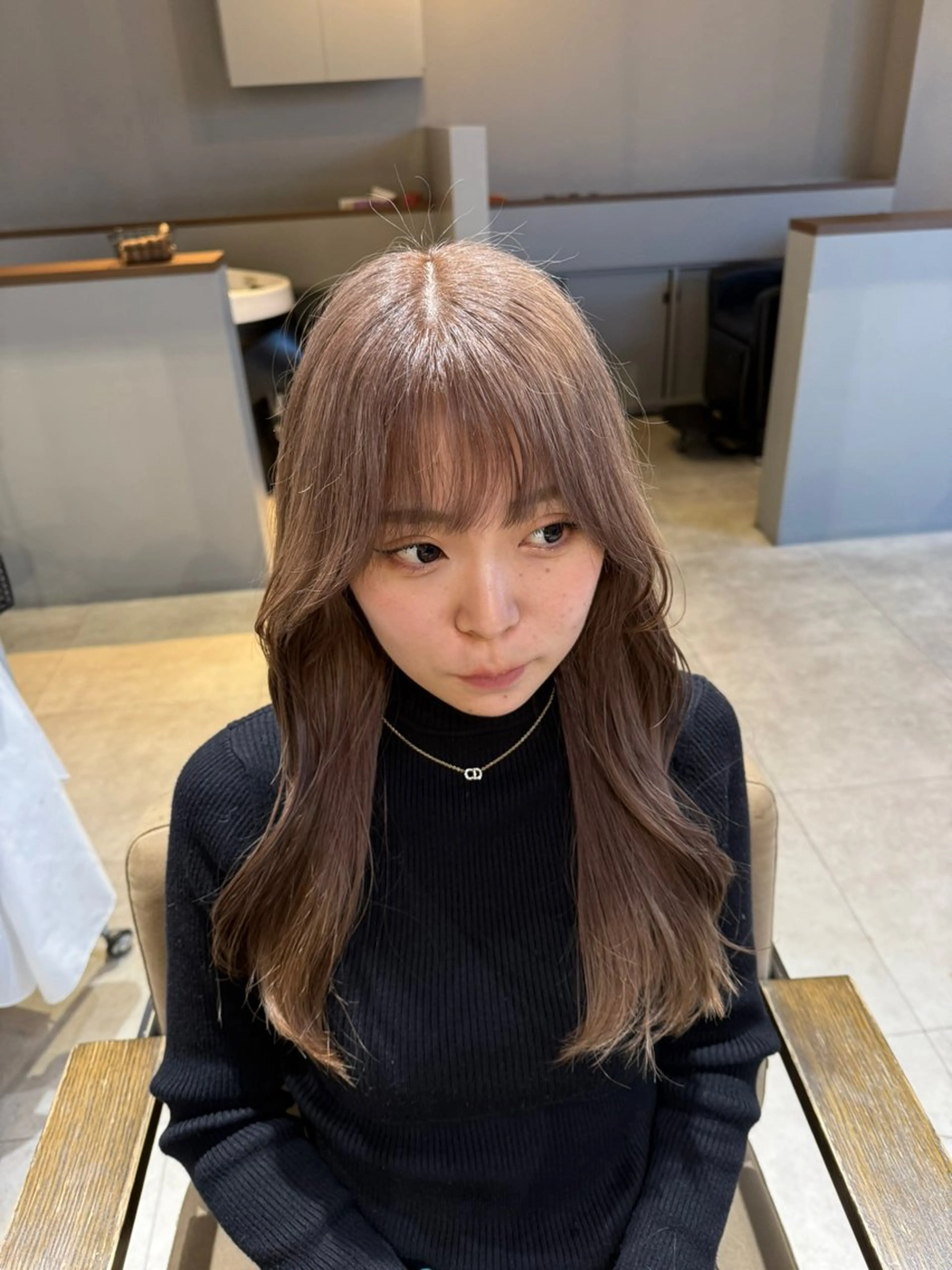 ロング カラー グレージュ ミルクティーグレージュ カット ヘアカラー 富原崇太/高畑/中川 /透明感カラーのヘアスタイル