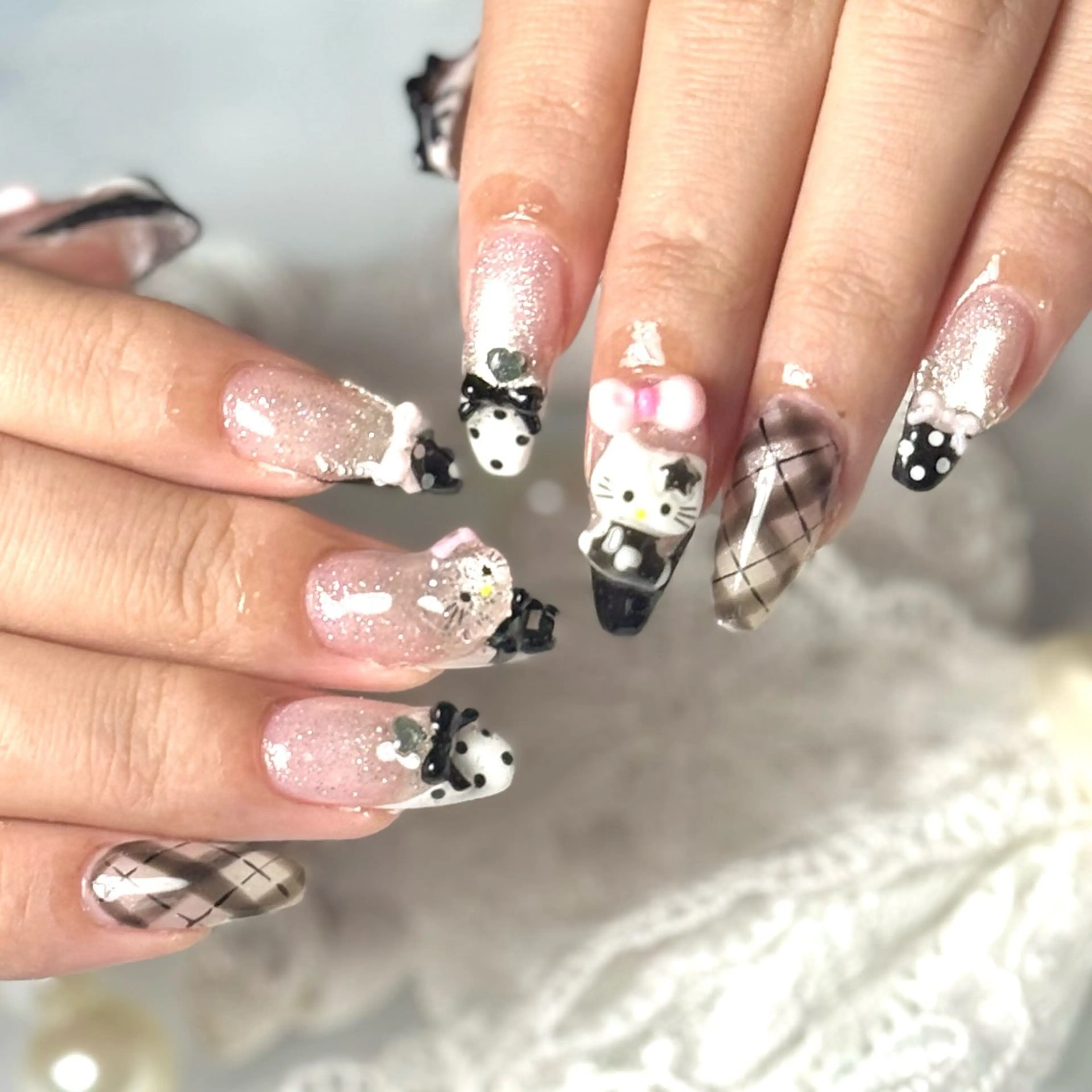 ネイル ハンドネイル ルシイ🎀新宿長さ 出しパーツ専門店のネイルデザイン