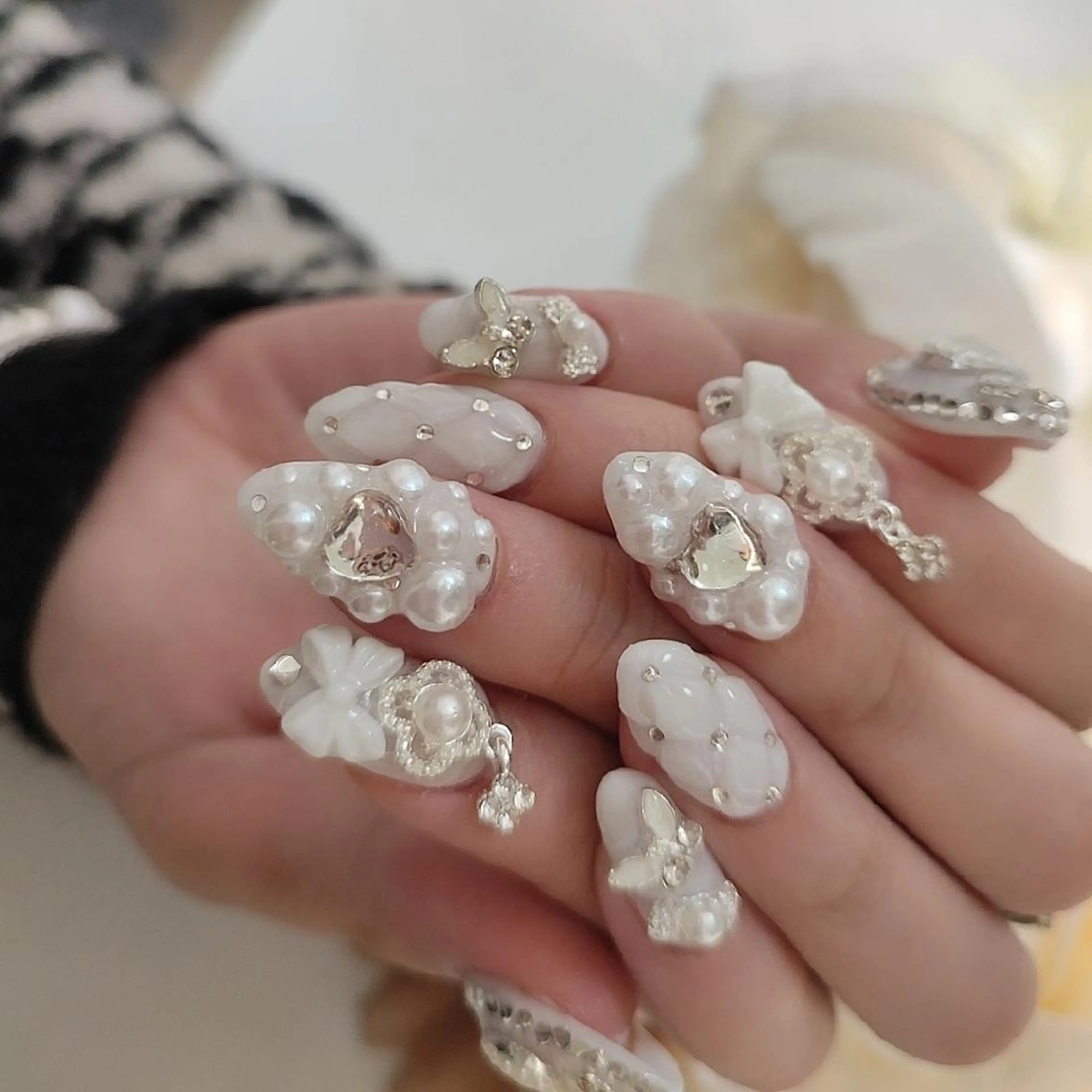 ネイル 成人式 ハンドネイル RUNWAY 　　の眉毛・アイブロウイメージ