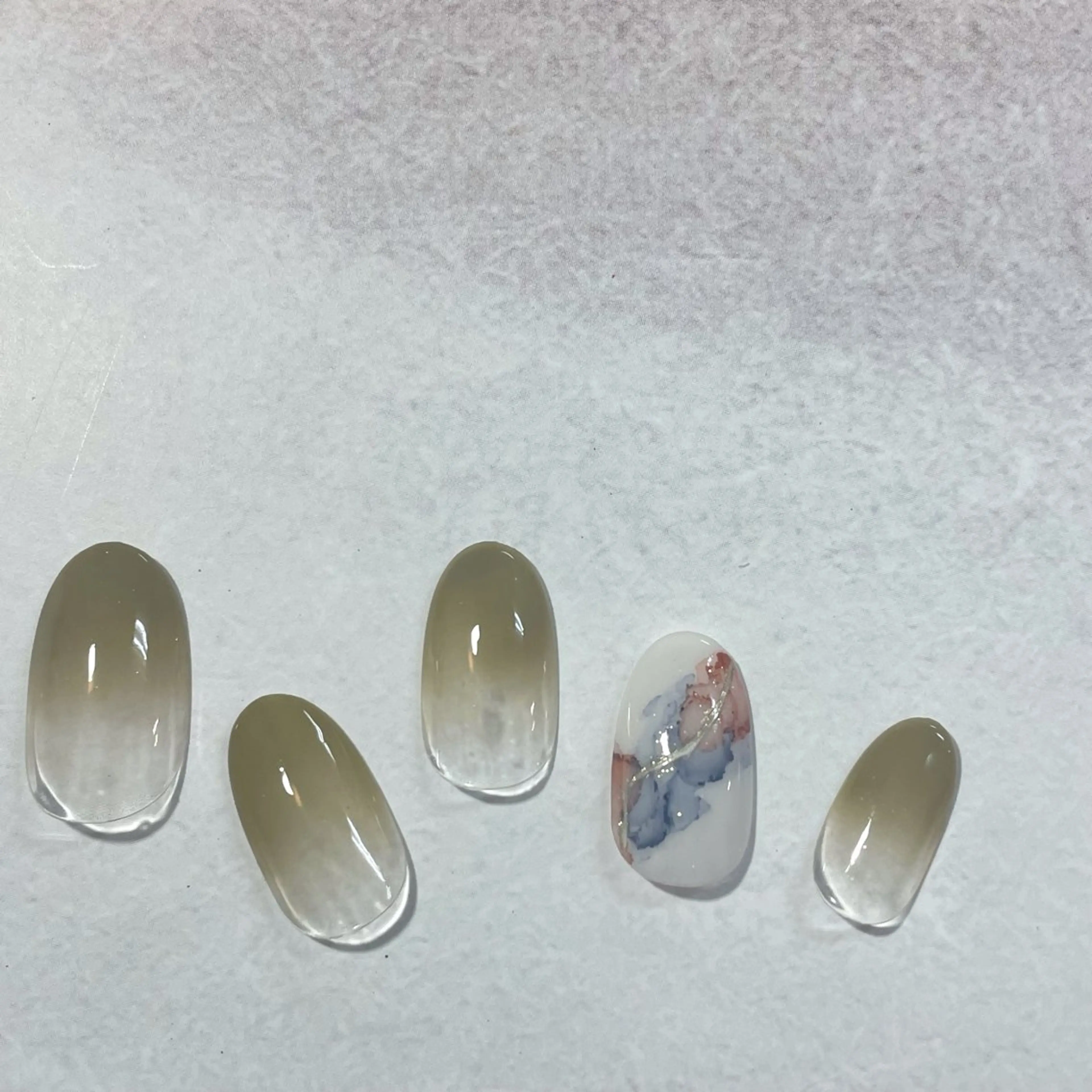 ネイル ハンドネイル Trinity ネイリストスタッフのネイルデザイン