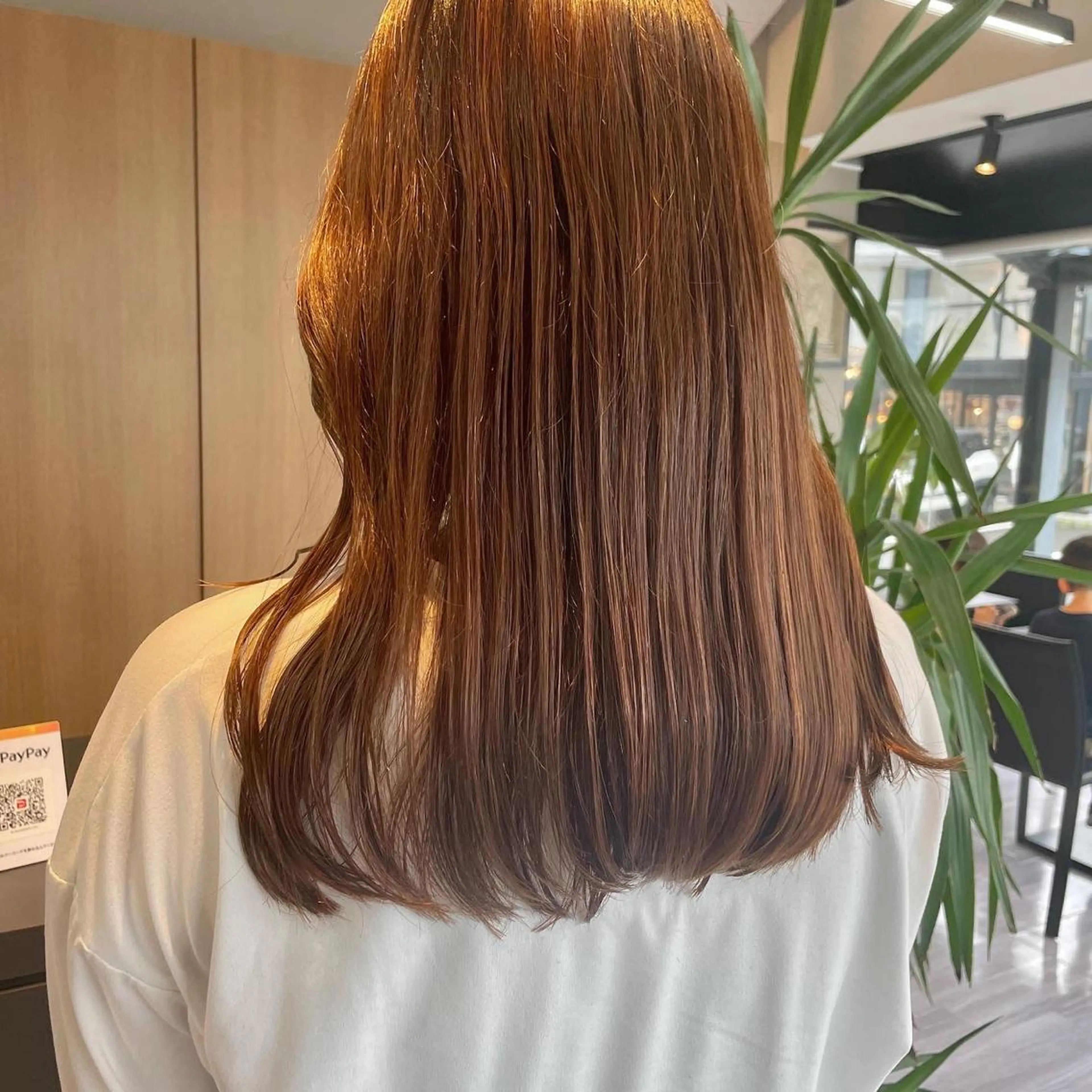 セミロング レイヤーカット マキノ キョウカのヘアスタイル