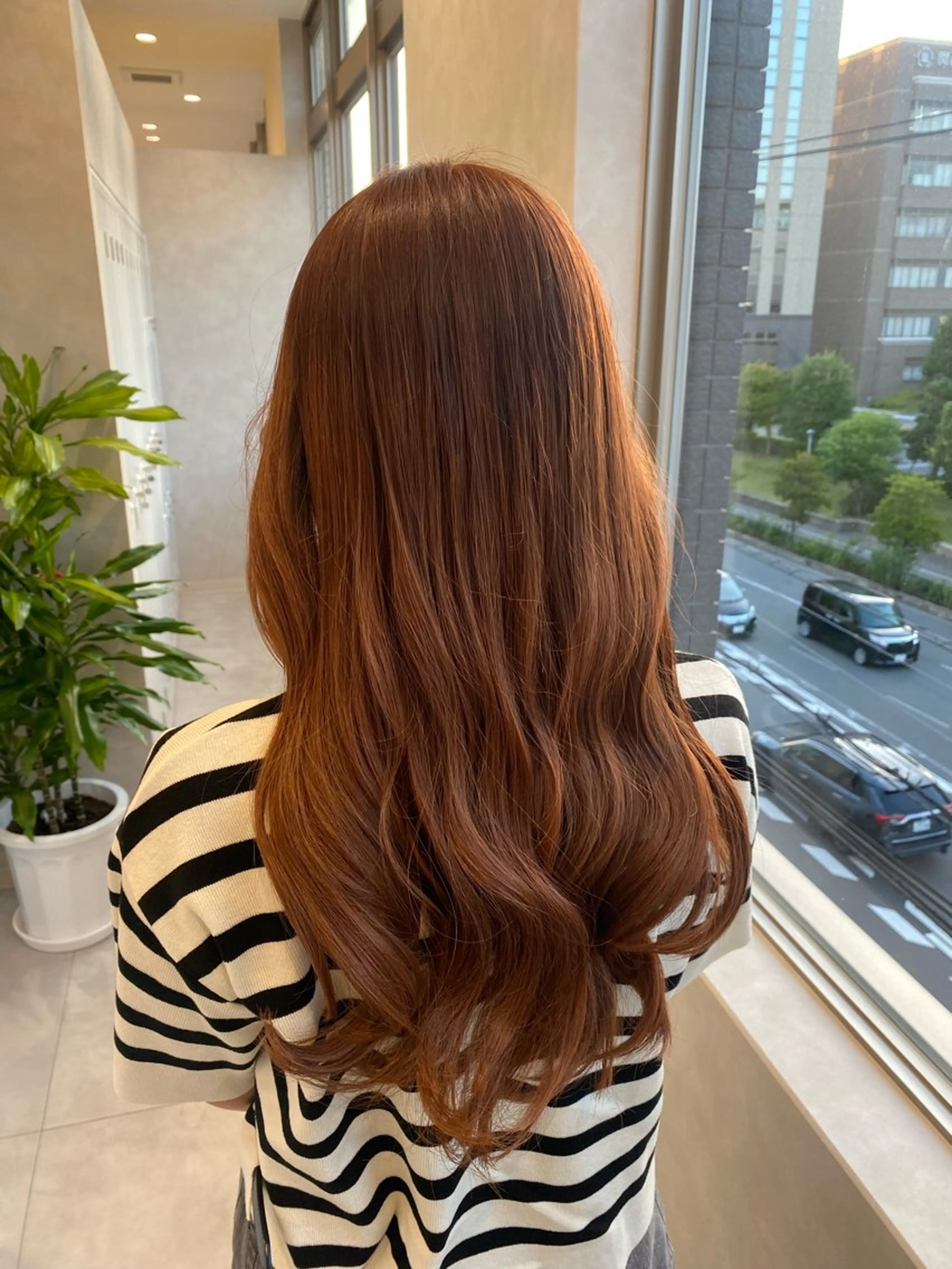 ロング カラー ベージュカラー オレンジ オレンジベージュ くびれヘア 韓国ヘア・カラー 🩵SHIZUKUのヘアスタイル